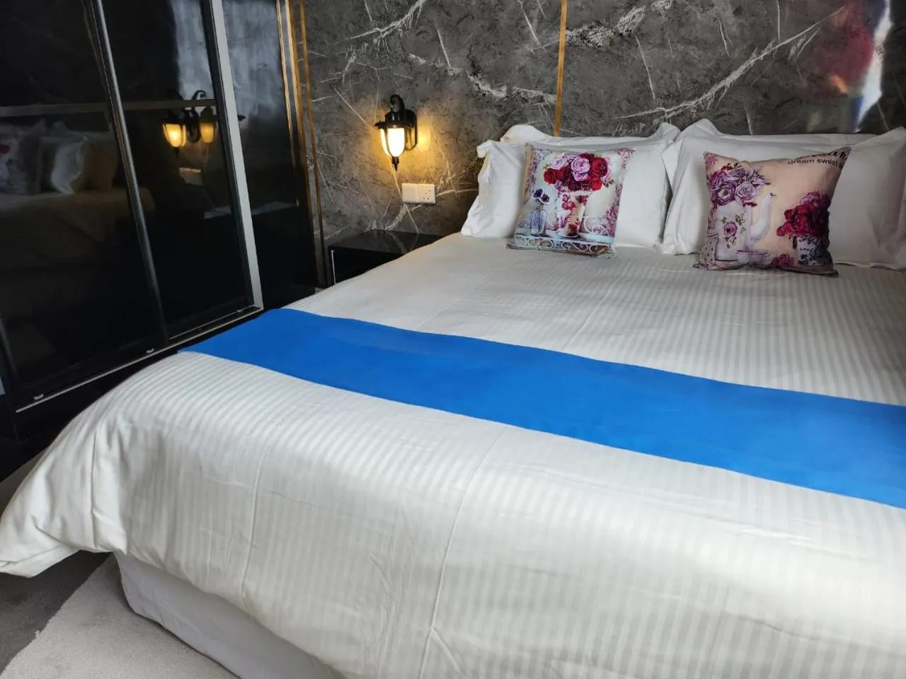 Bed in BERUNTUNG KE BARI RESORT @ PANTAI PENARIK