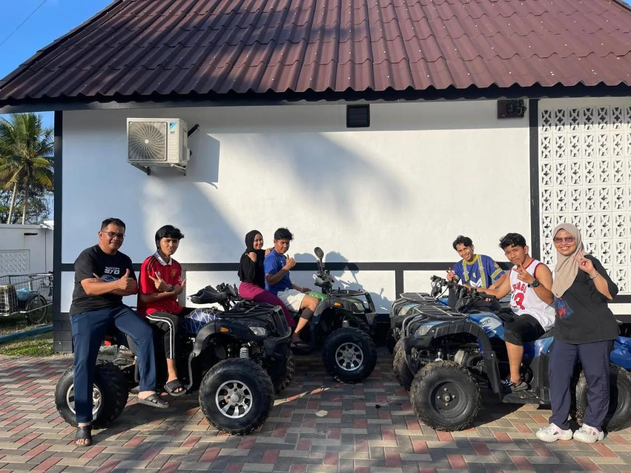 Day in BERUNTUNG KE BARI RESORT @ PANTAI PENARIK