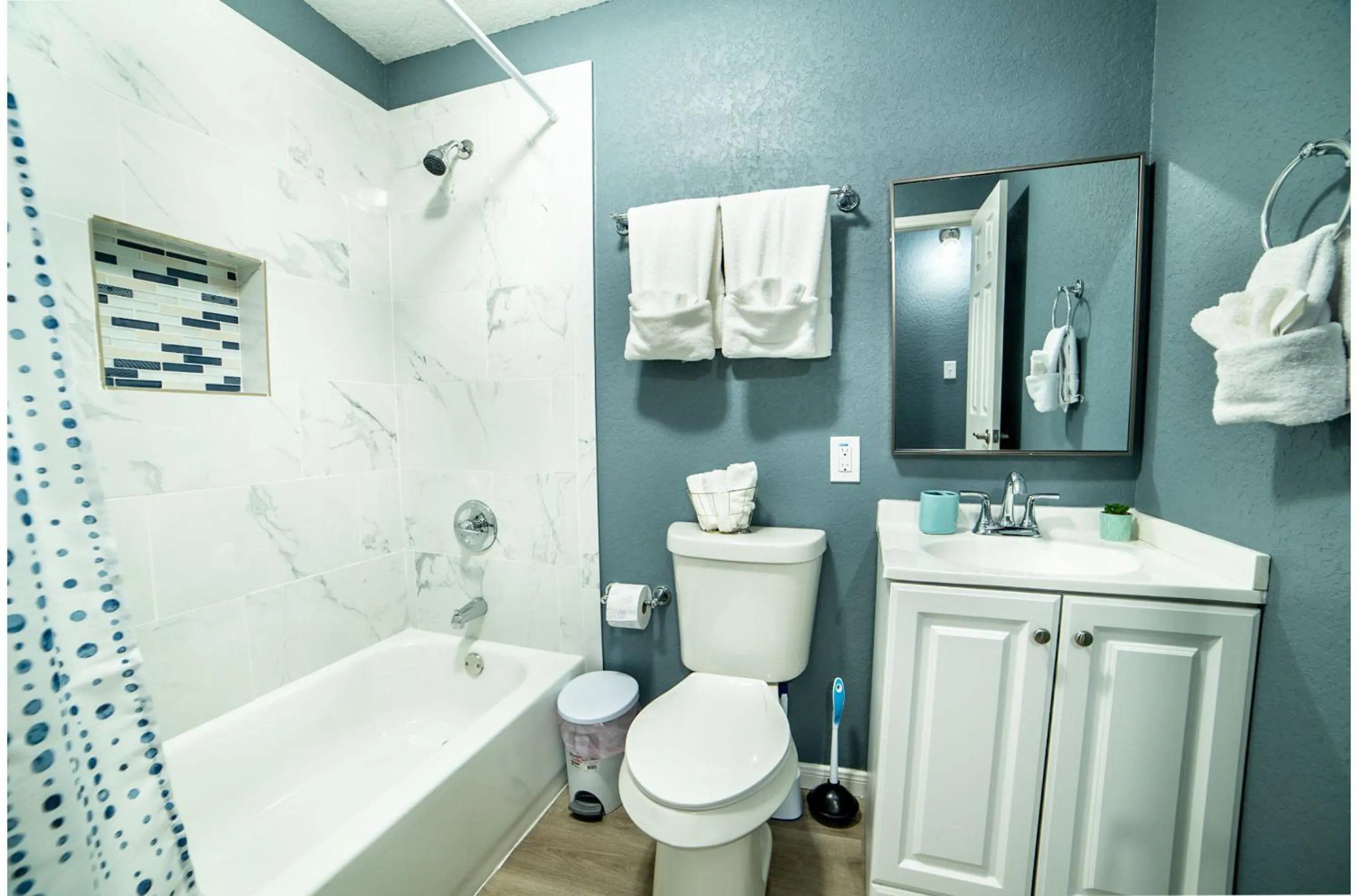 Other in Fascinating 2BR1BA Near Festive DT and Riverwalk