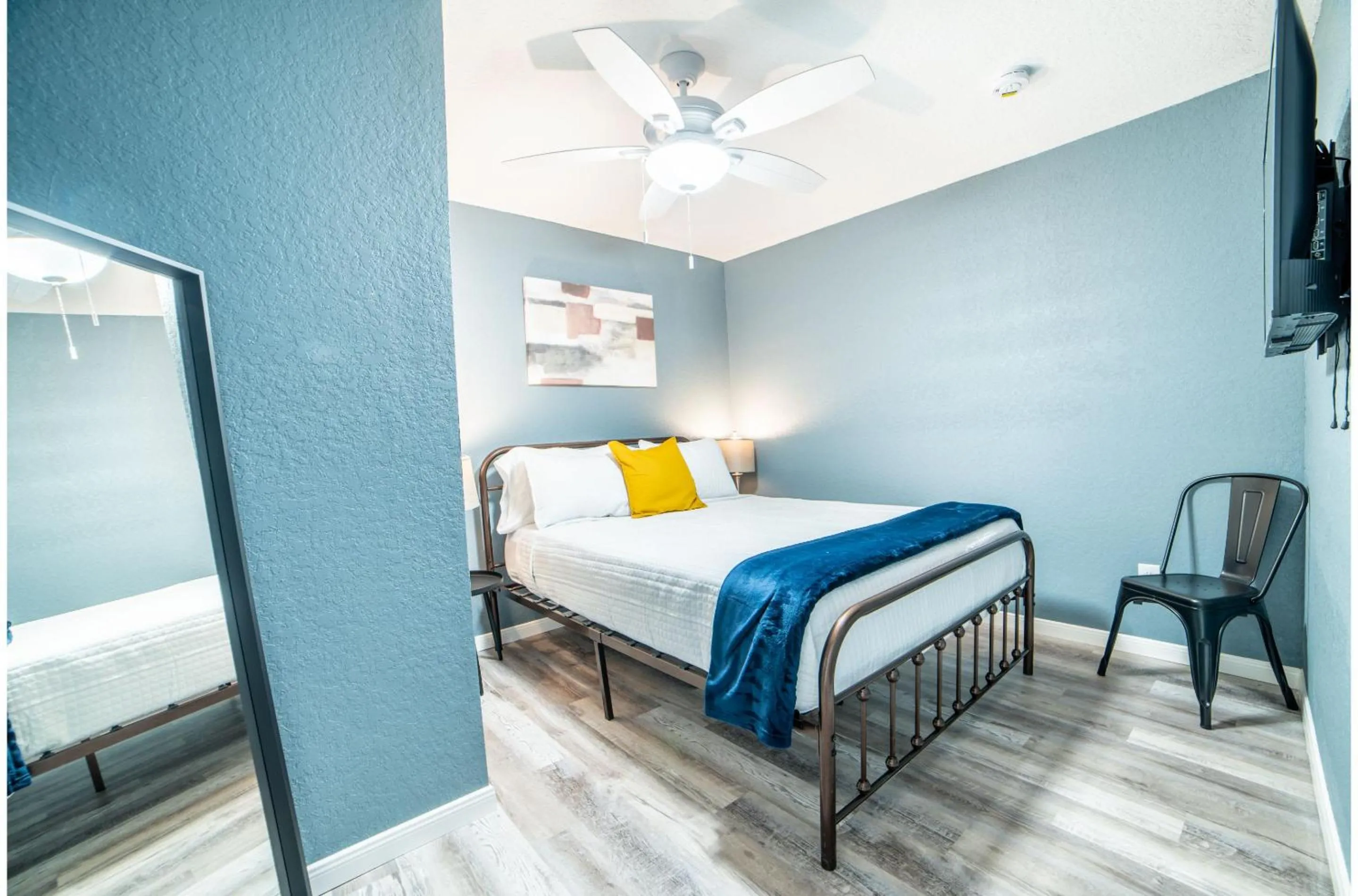 Other, Bed in Fascinating 2BR1BA Near Festive DT and Riverwalk