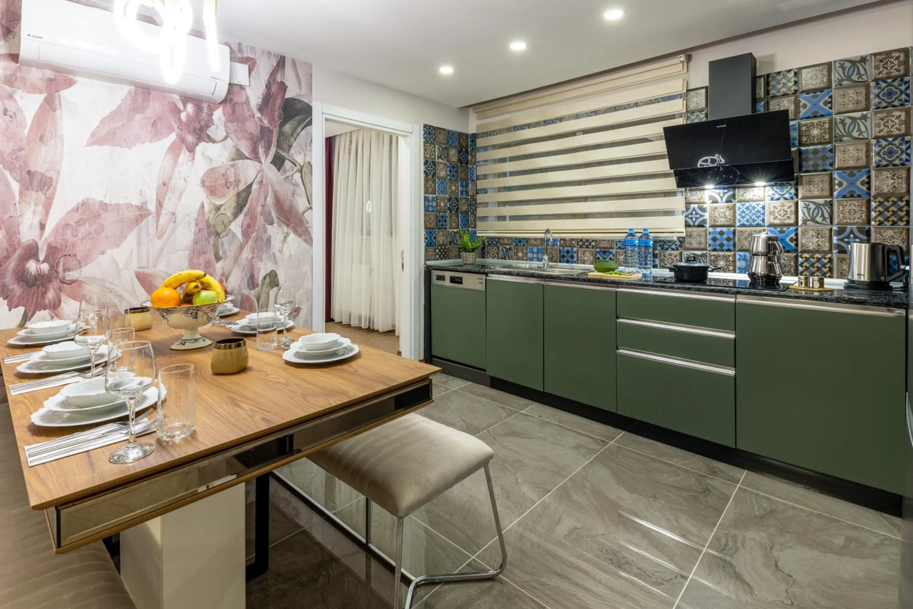 Coffee/tea facilities in Baymari Suites Design Florya