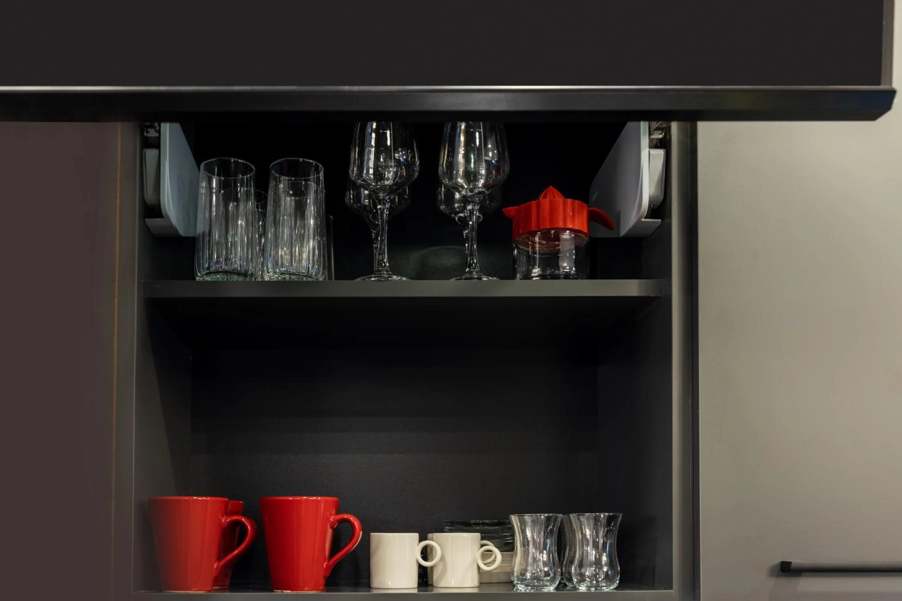 Coffee/tea facilities in Baymari Suites Design Florya