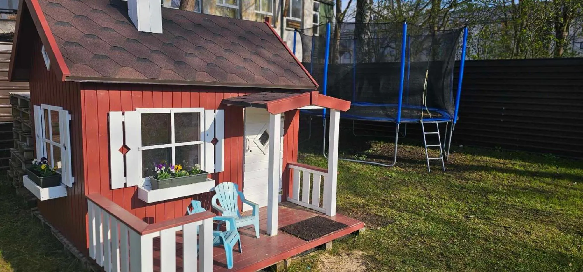 Children play ground in Unique Mailo cottage