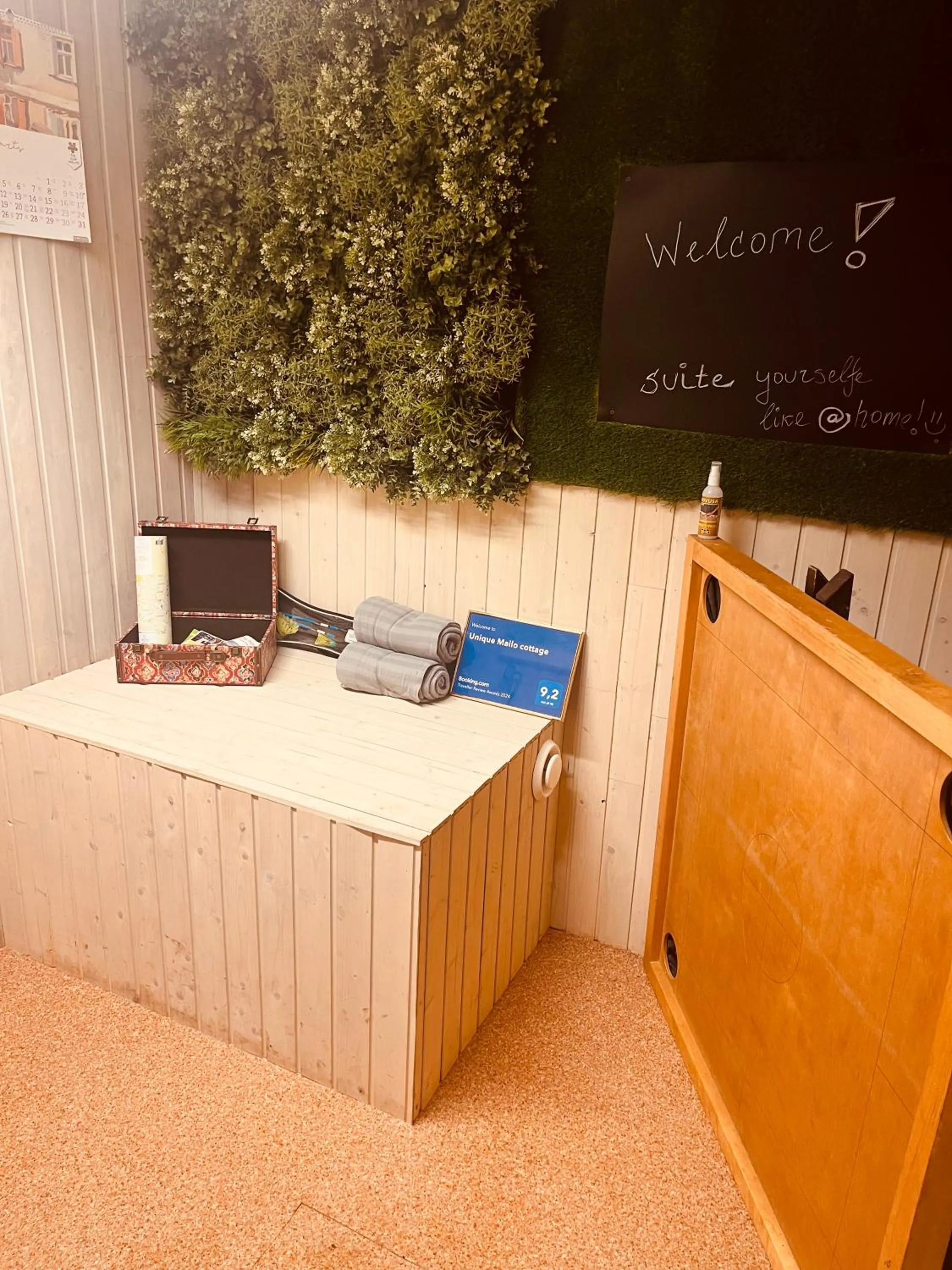 Facade/entrance in Unique Mailo cottage