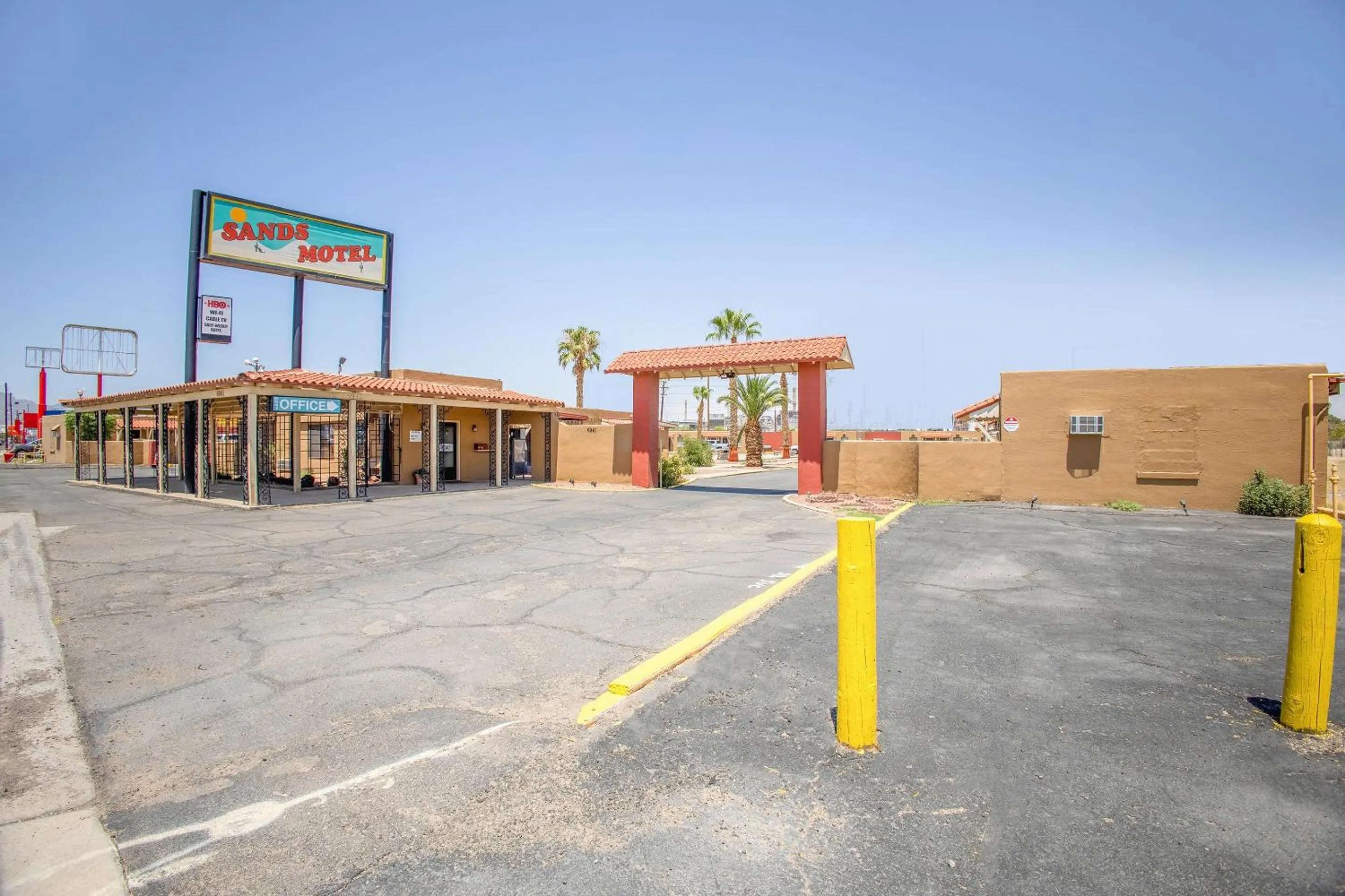 Facade/entrance in Sands Motel By OYO El Paso near Airport