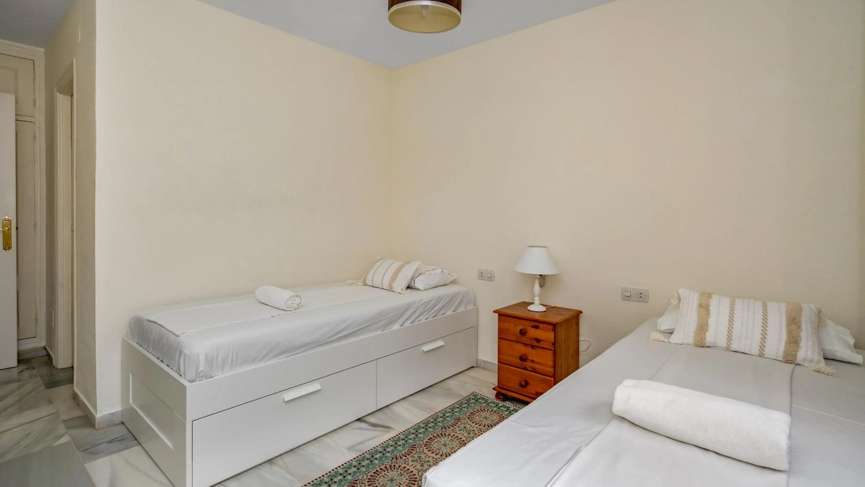 Other, Bed in Riviera apt with pool by Costarentals - Ref 82