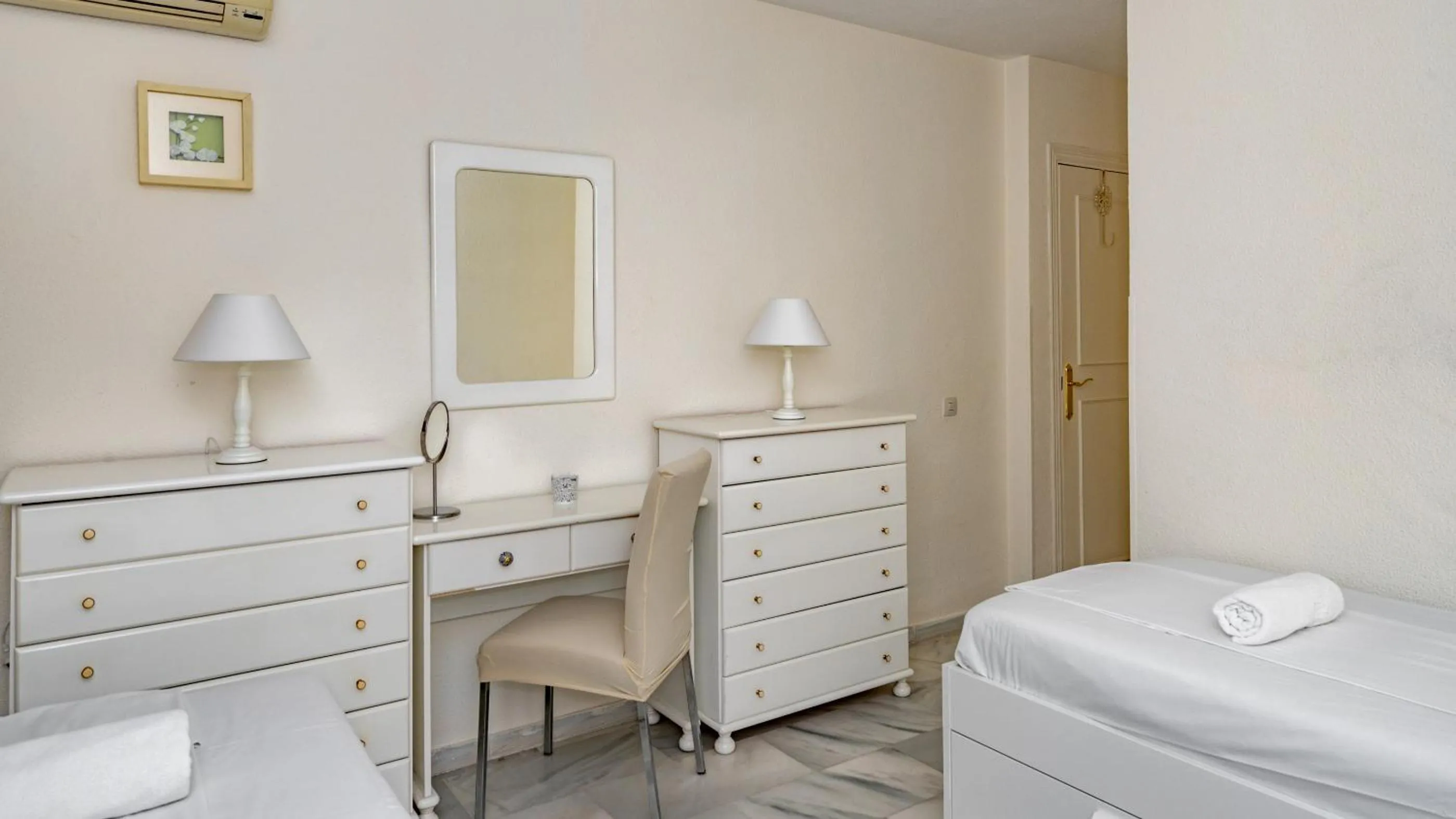 Other, Bed in Riviera apt with pool by Costarentals - Ref 82