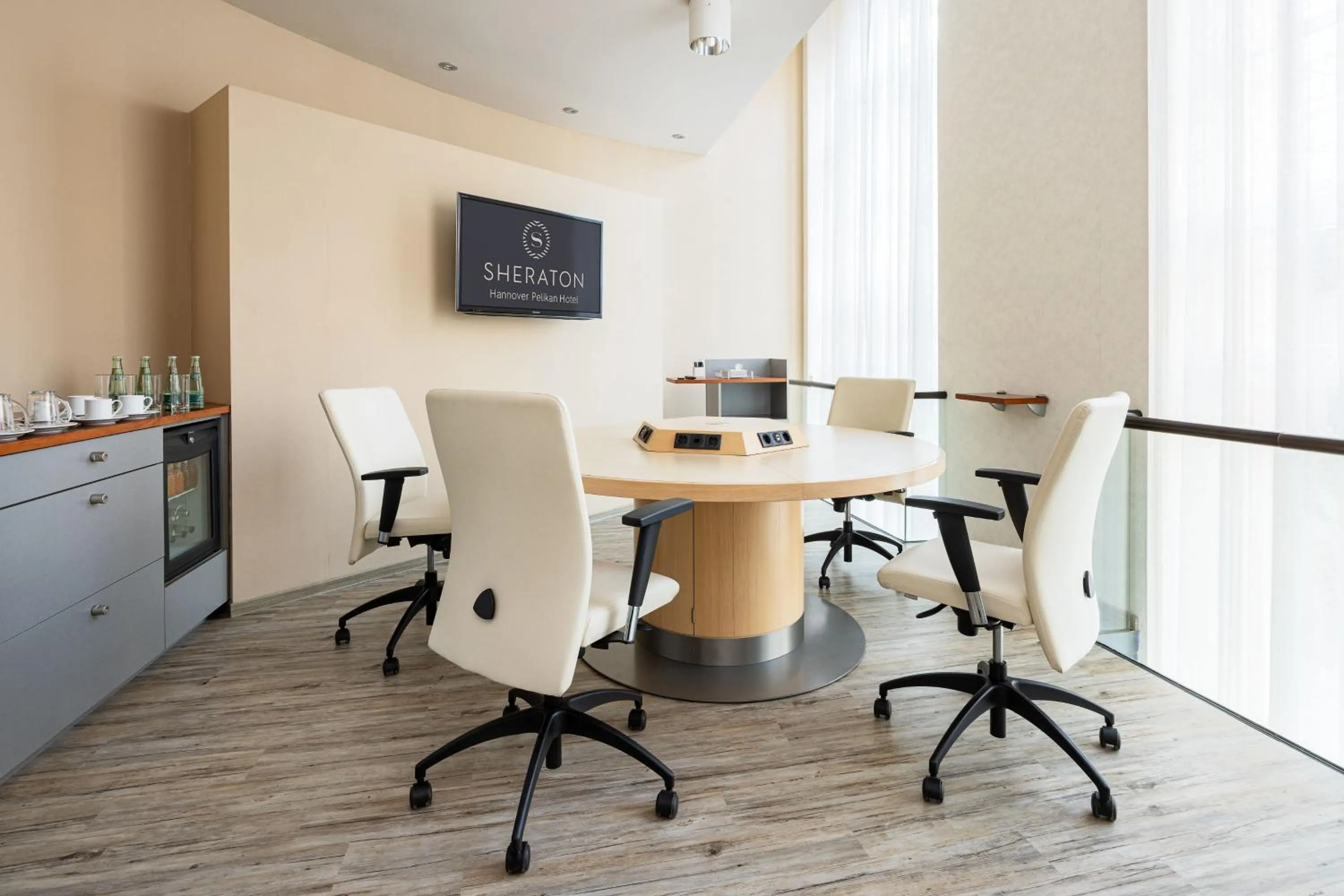 Meeting/conference room in Sheraton Hannover Pelikan Hotel