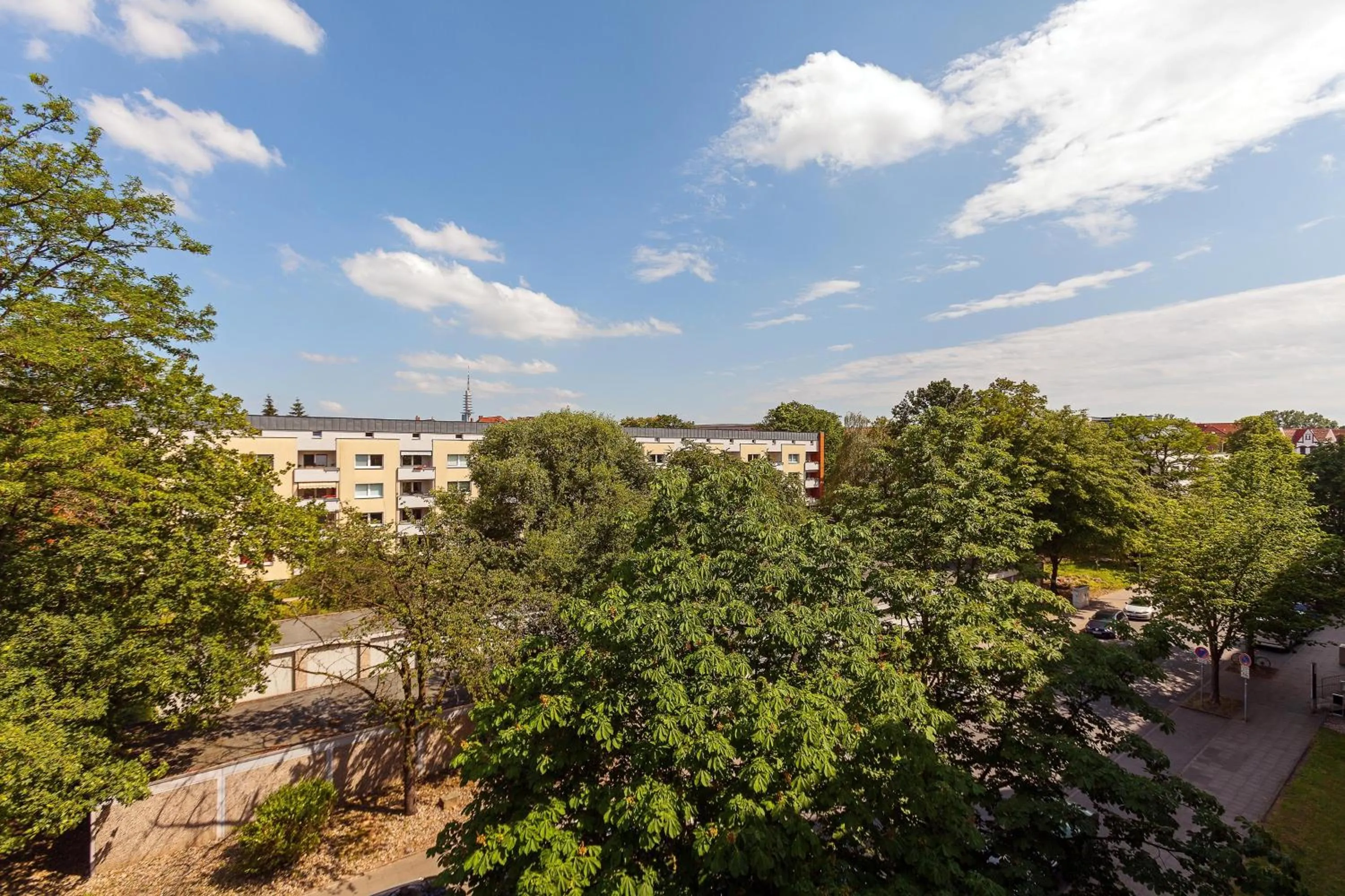 Photo of the whole room in Sheraton Hannover Pelikan Hotel