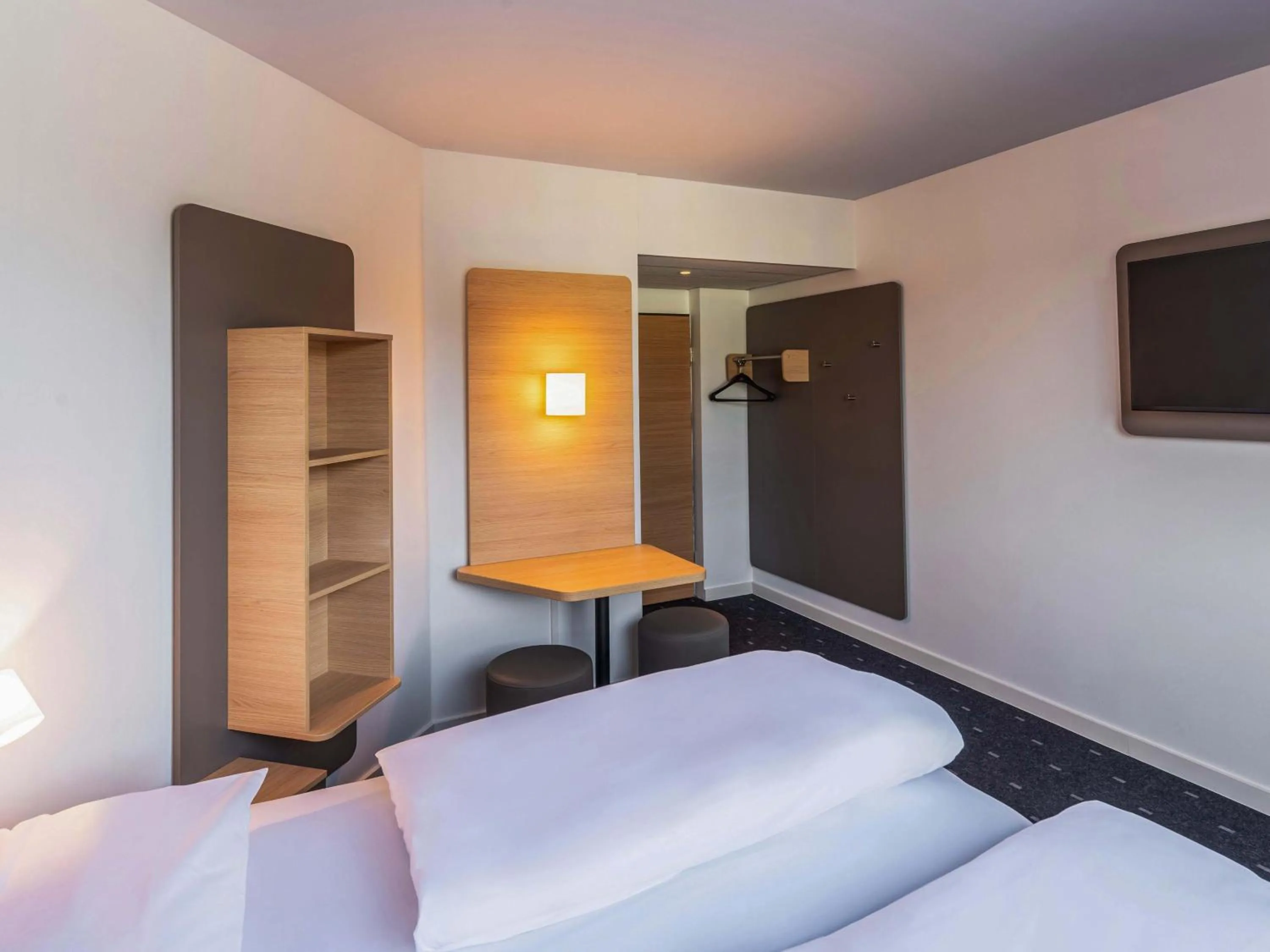 Photo of the whole room, Bed in B&B HOTEL Aachen City-Ost