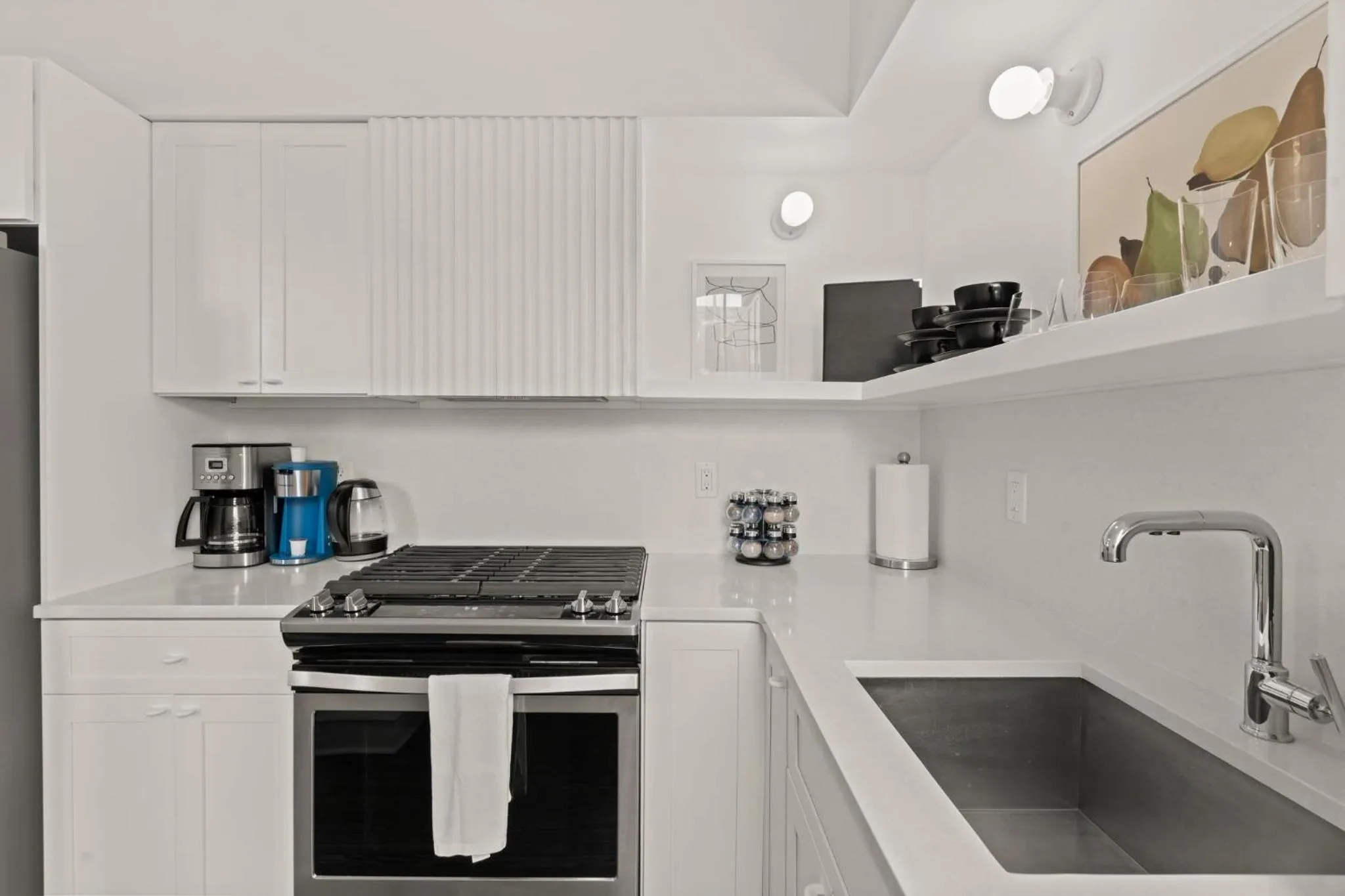 Stay Rafa At 2000 Spruce