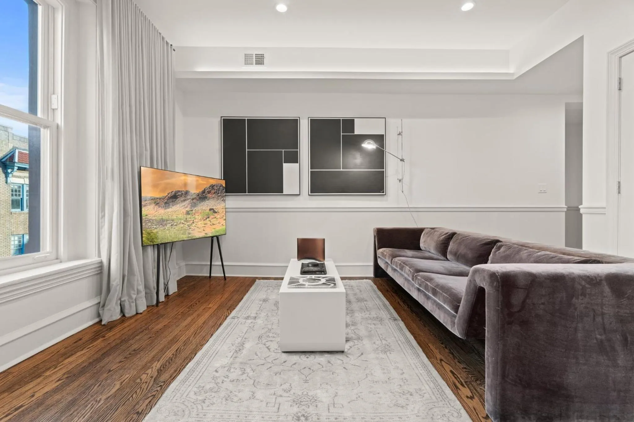 Stay Rafa At 2000 Spruce