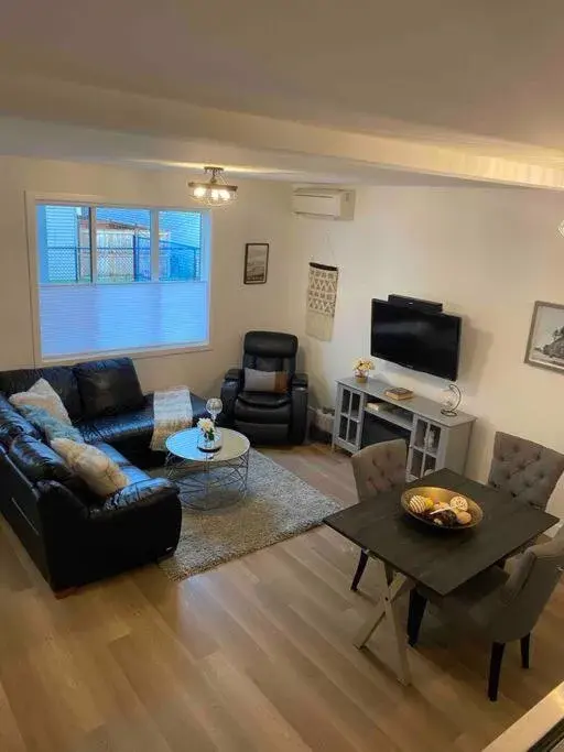 Adorable 1 Bedroom Suite- a skip to Galloping Goose Adorable 1 Bedroom Suite- a skip to Galloping Goose