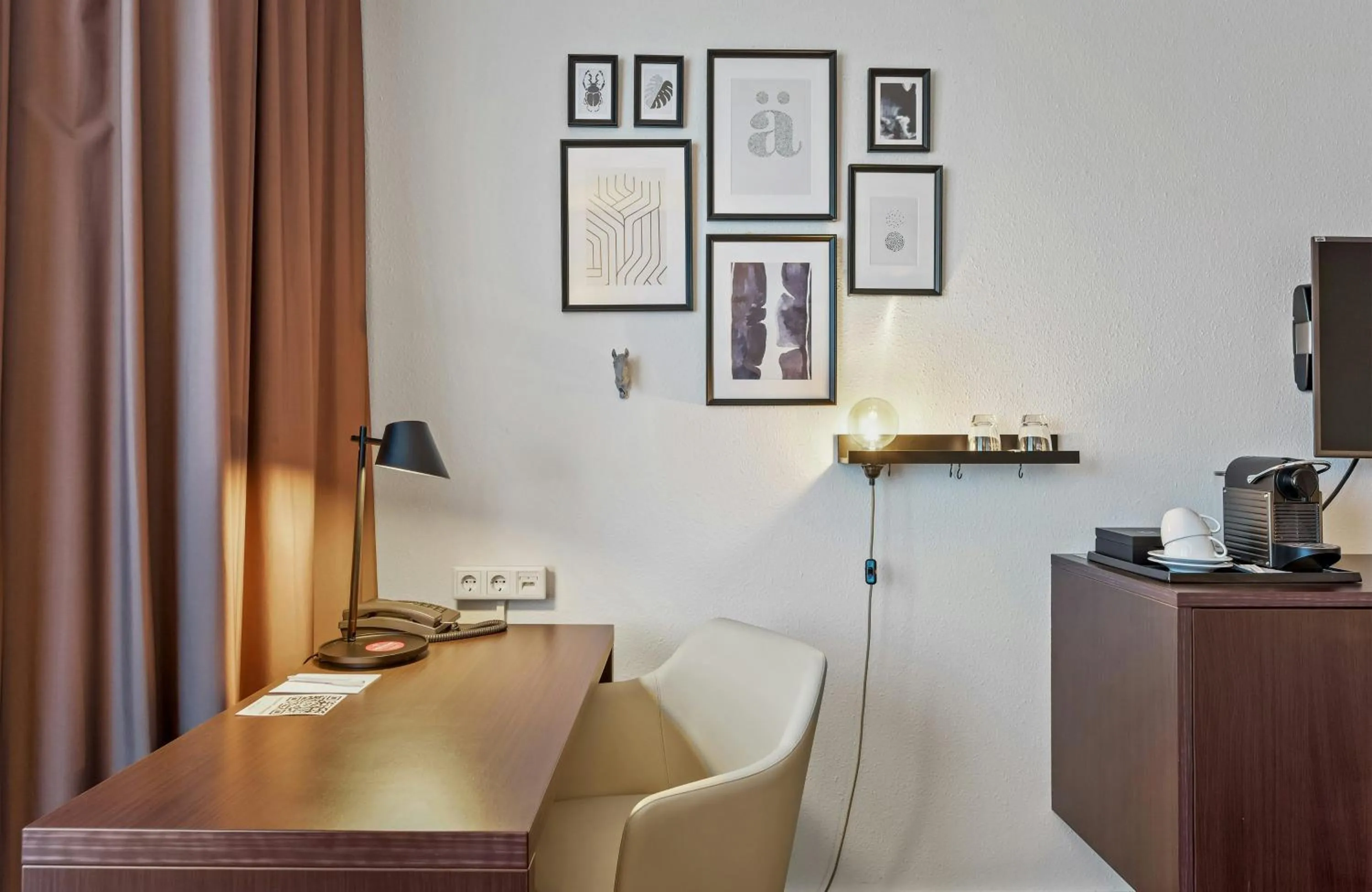 Photo of the whole room in Leonardo Hotel Hannover Medical Park