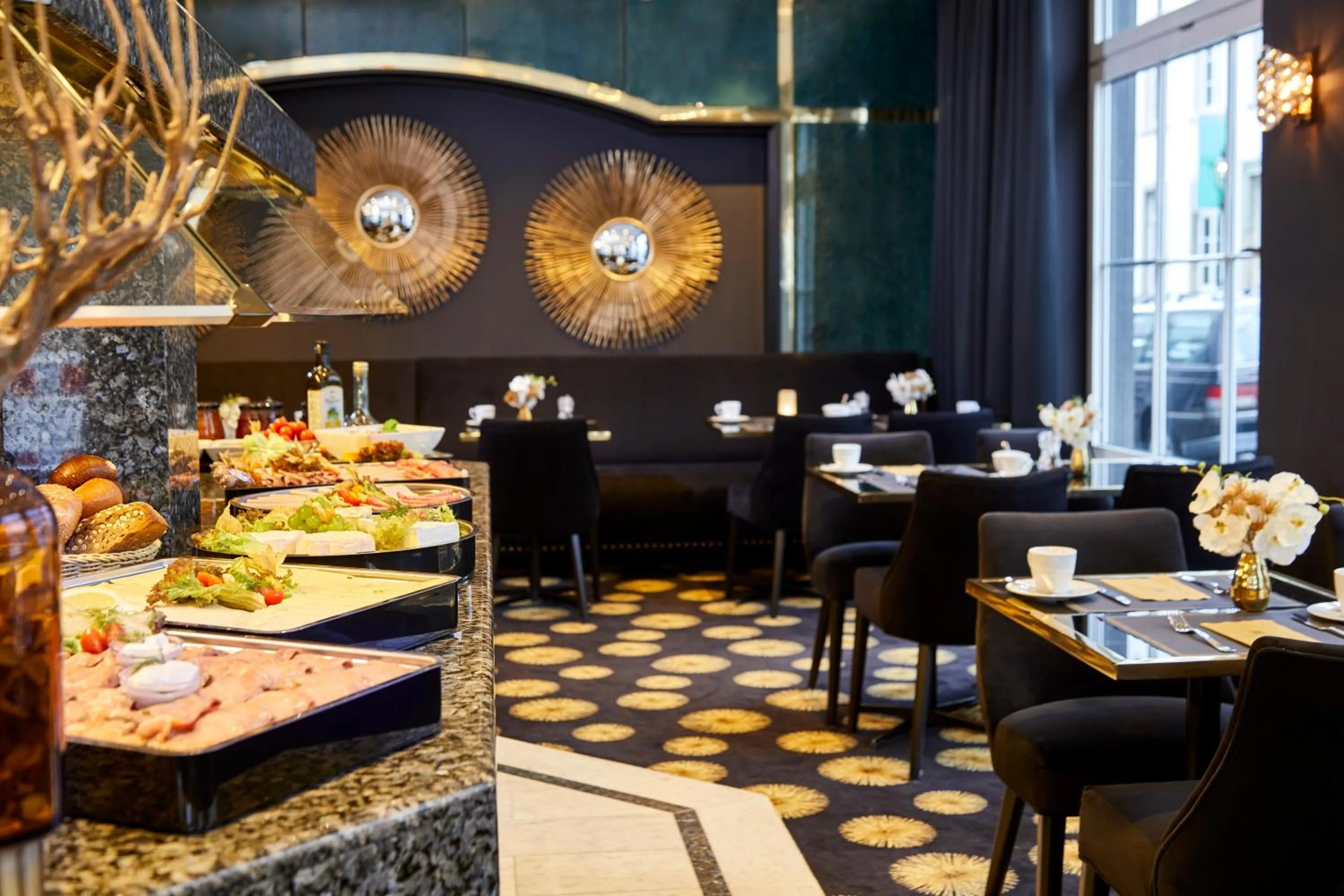 Buffet breakfast in Das Carls Hotel