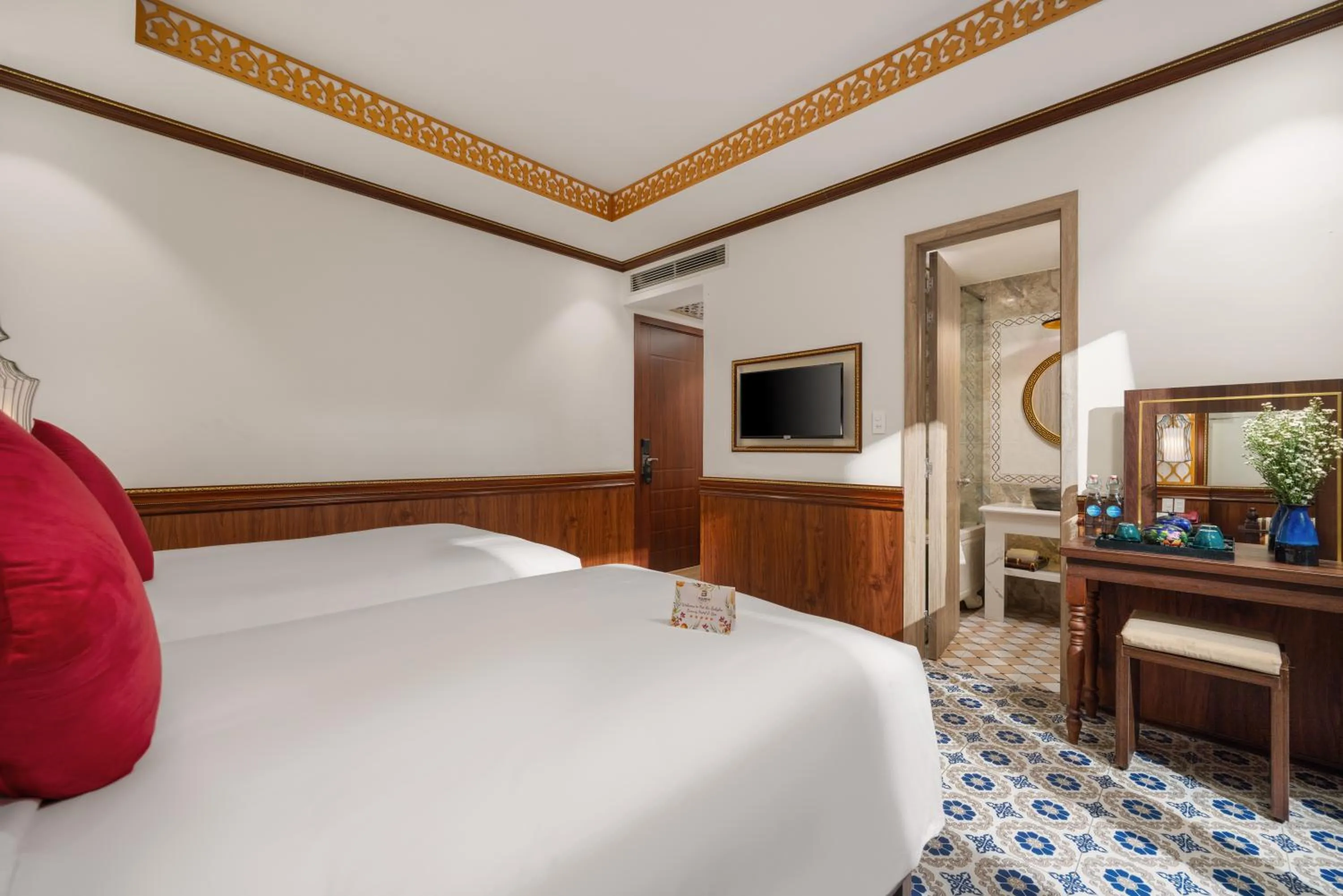 Bed in Soluna D'Annam - The Art of Hoi An Relaxation - formerly Hoi An Babylon Riverside Hotel