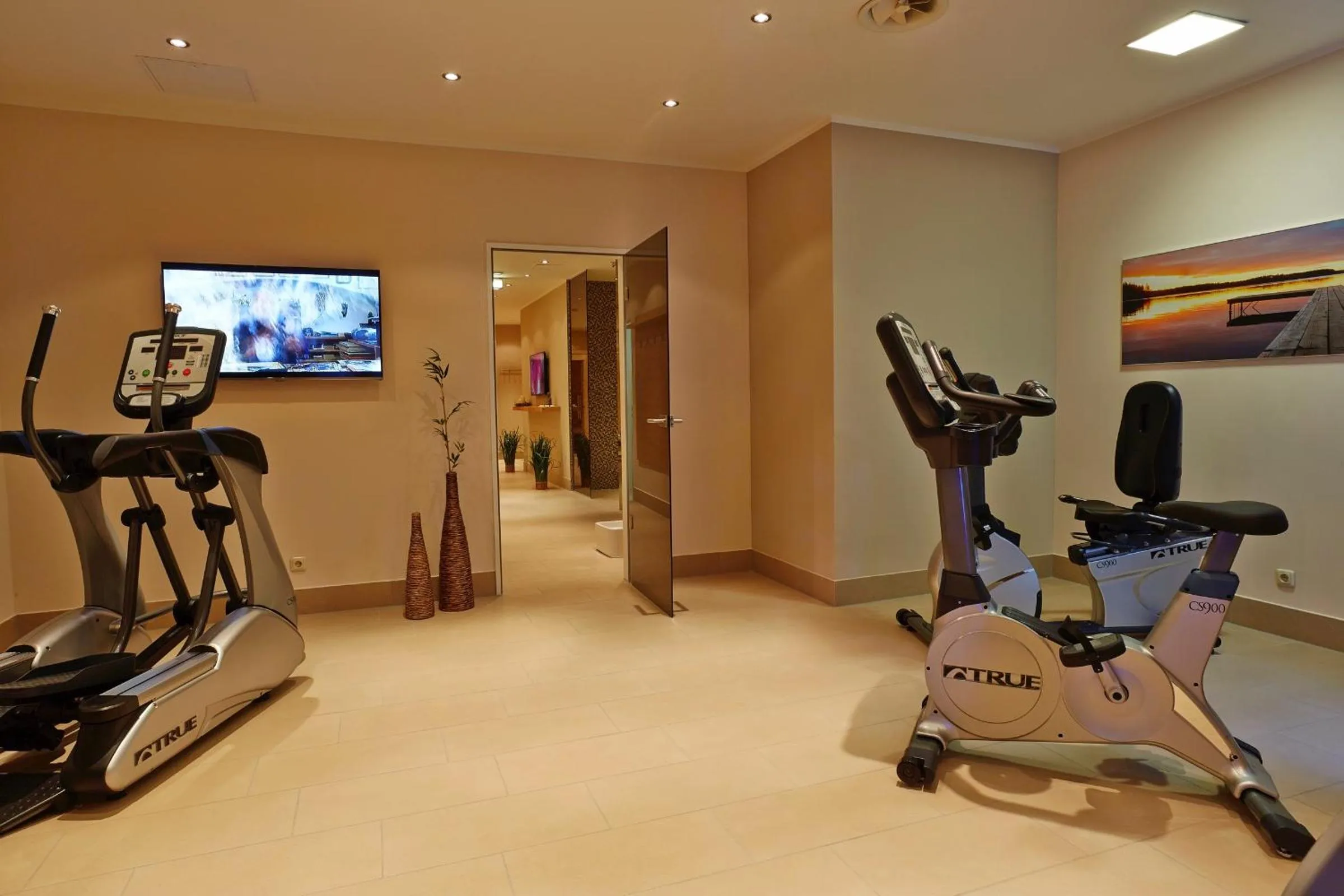 Spa and wellness centre/facilities in H+ Hotel Hannover