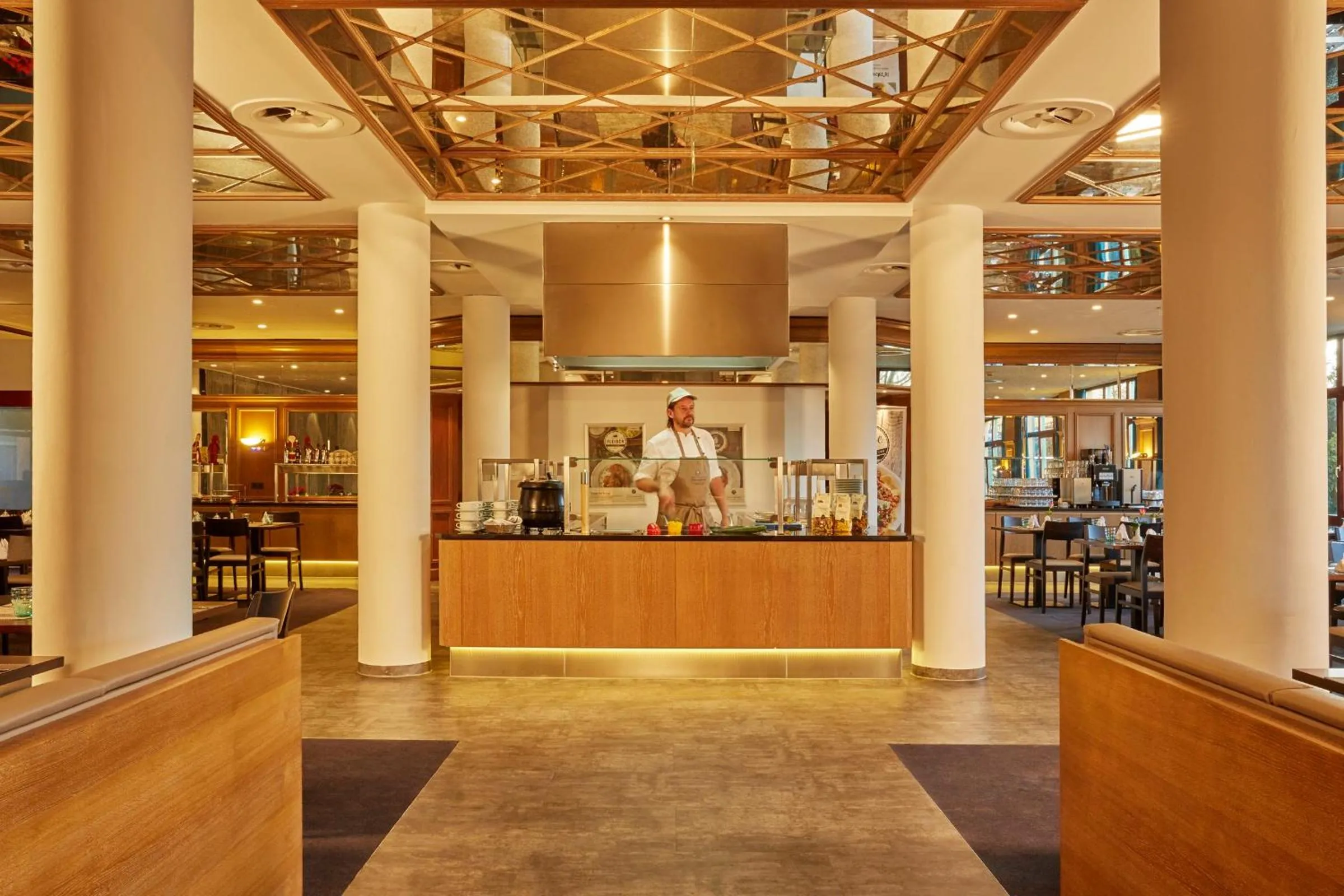 Dining area in H+ Hotel Hannover