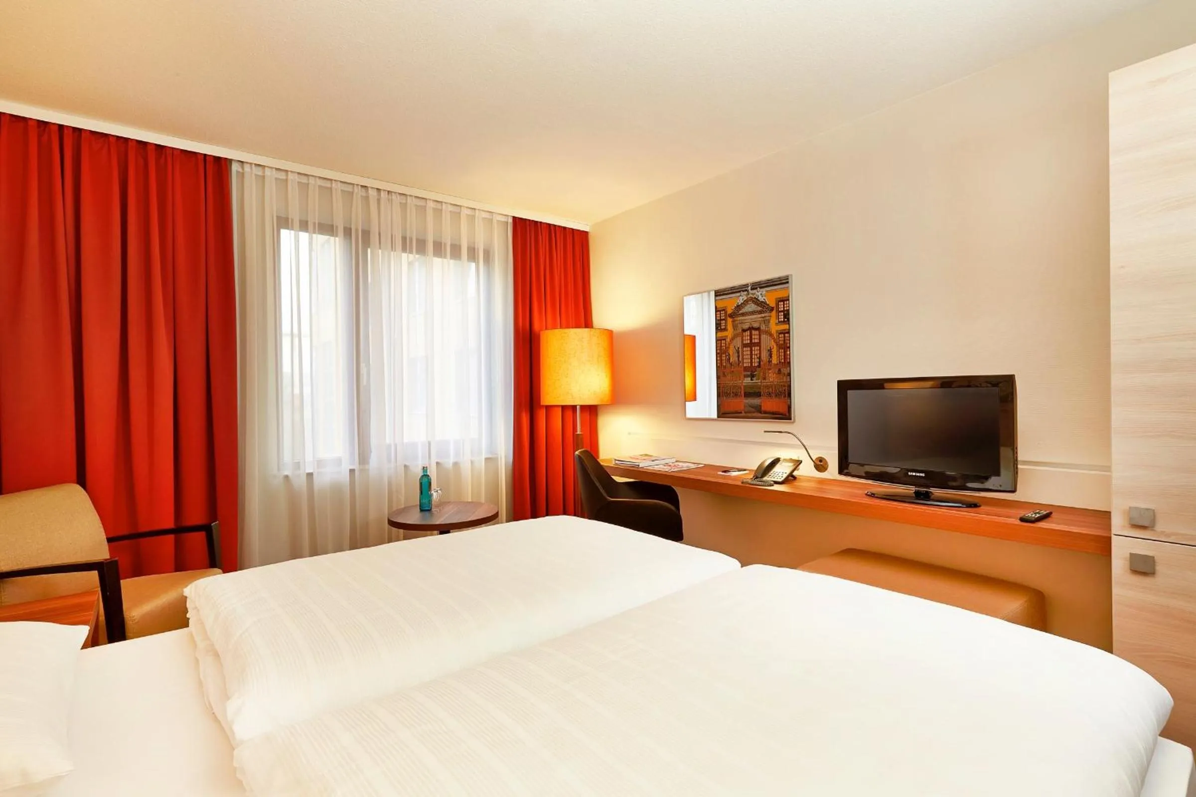 TV and multimedia, Bed in H+ Hotel Hannover