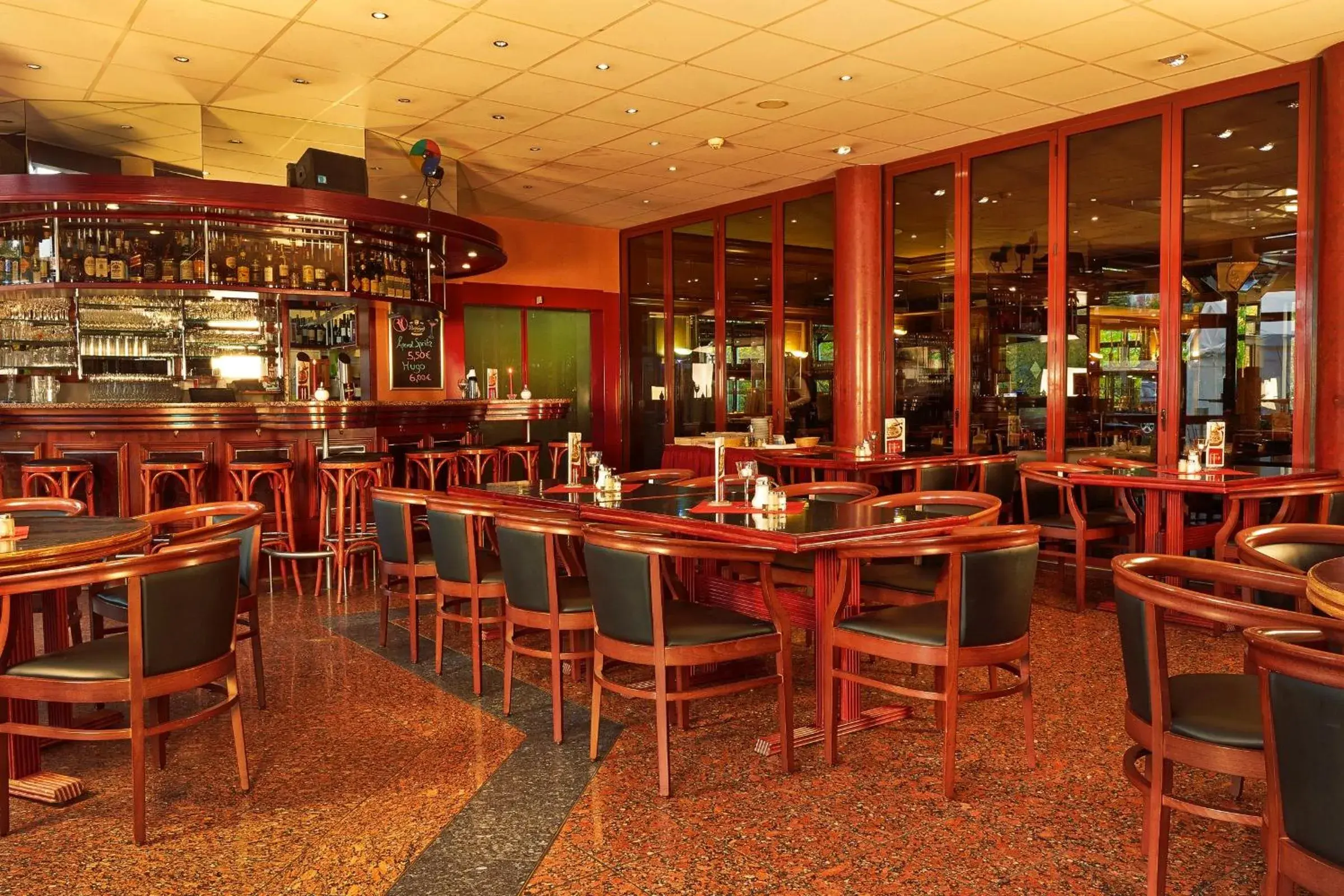 Lounge or bar in H+ Hotel Hannover Lounge or bar in H+ Hotel Hannover