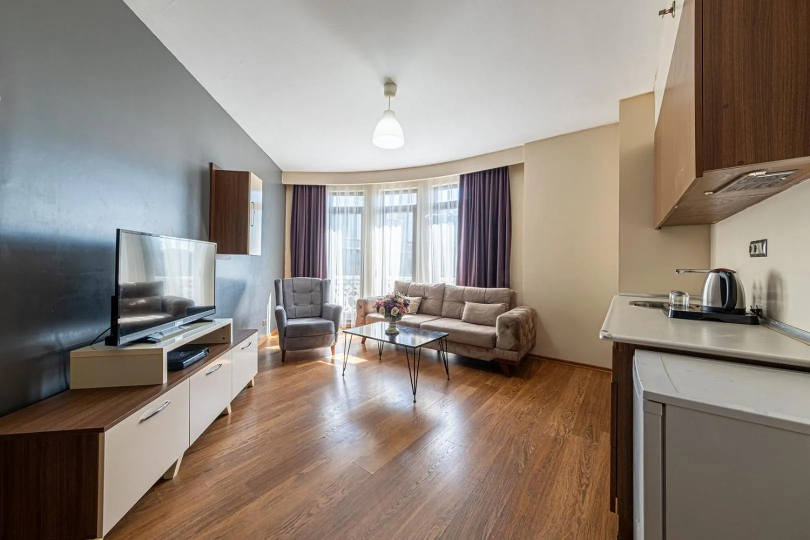 Communal lounge/ TV room in ELİT SUİT