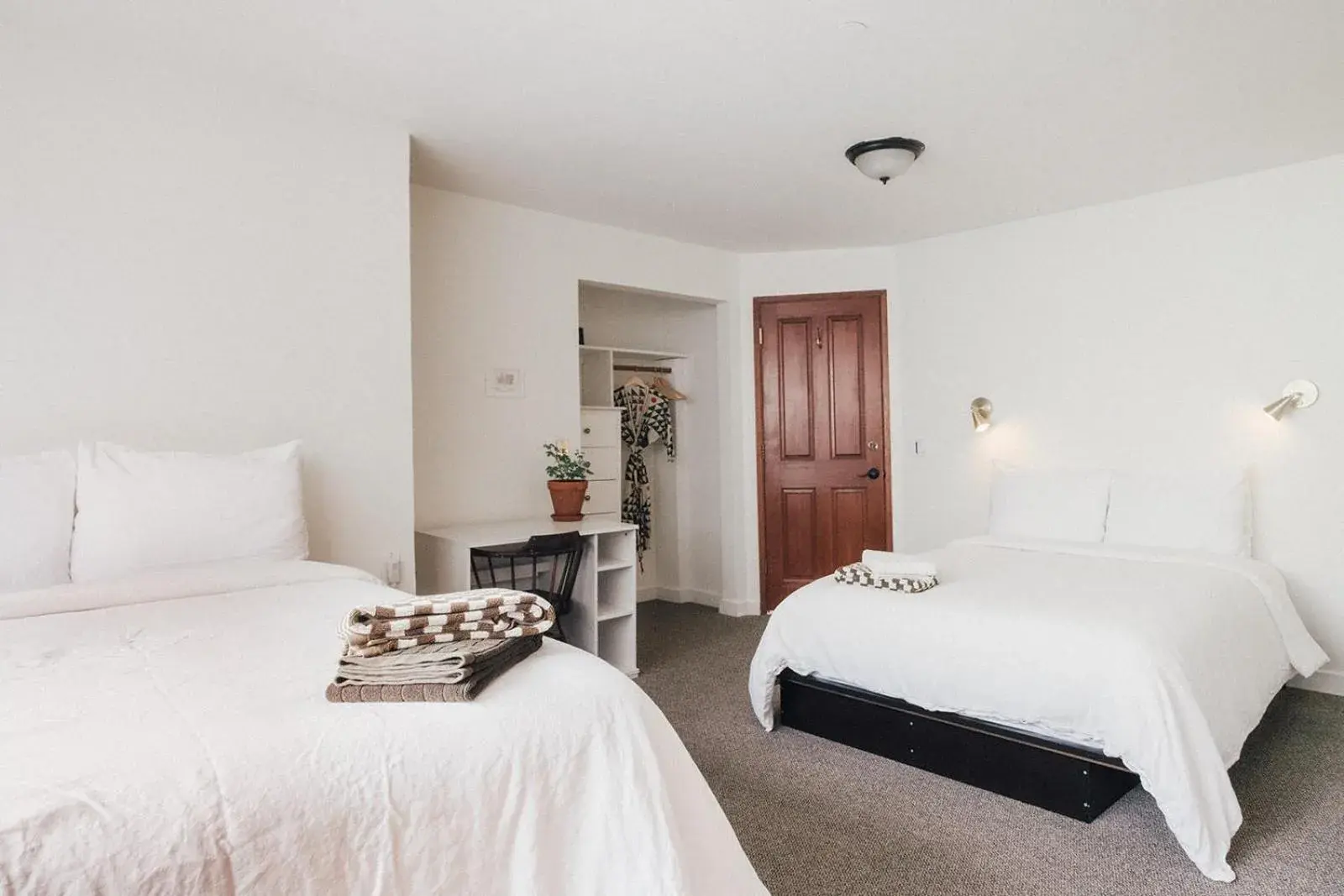 Bed in Saturn's Return Bed in Saturn's Return