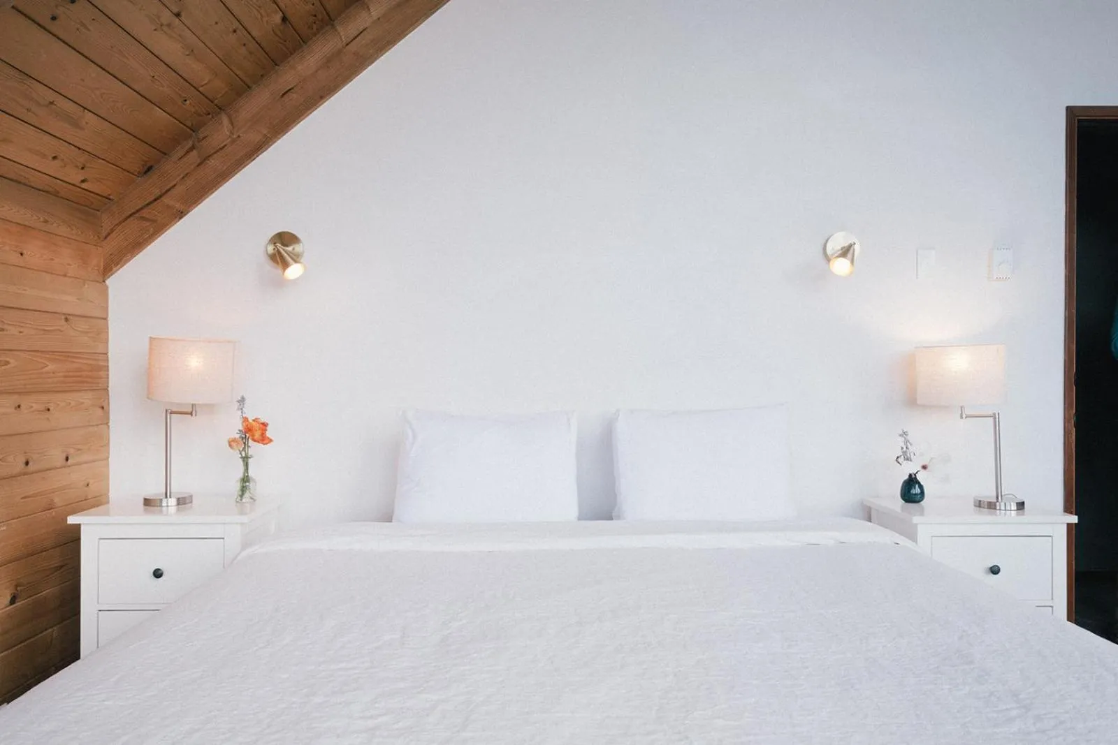 Bed in Saturn's Return