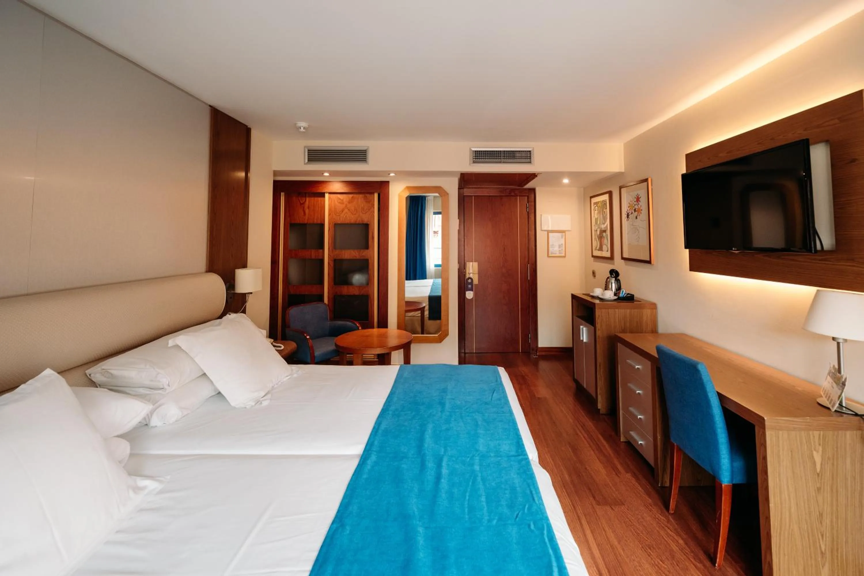 Bedroom, Bed in Hotel MS Maestranza Málaga Centro