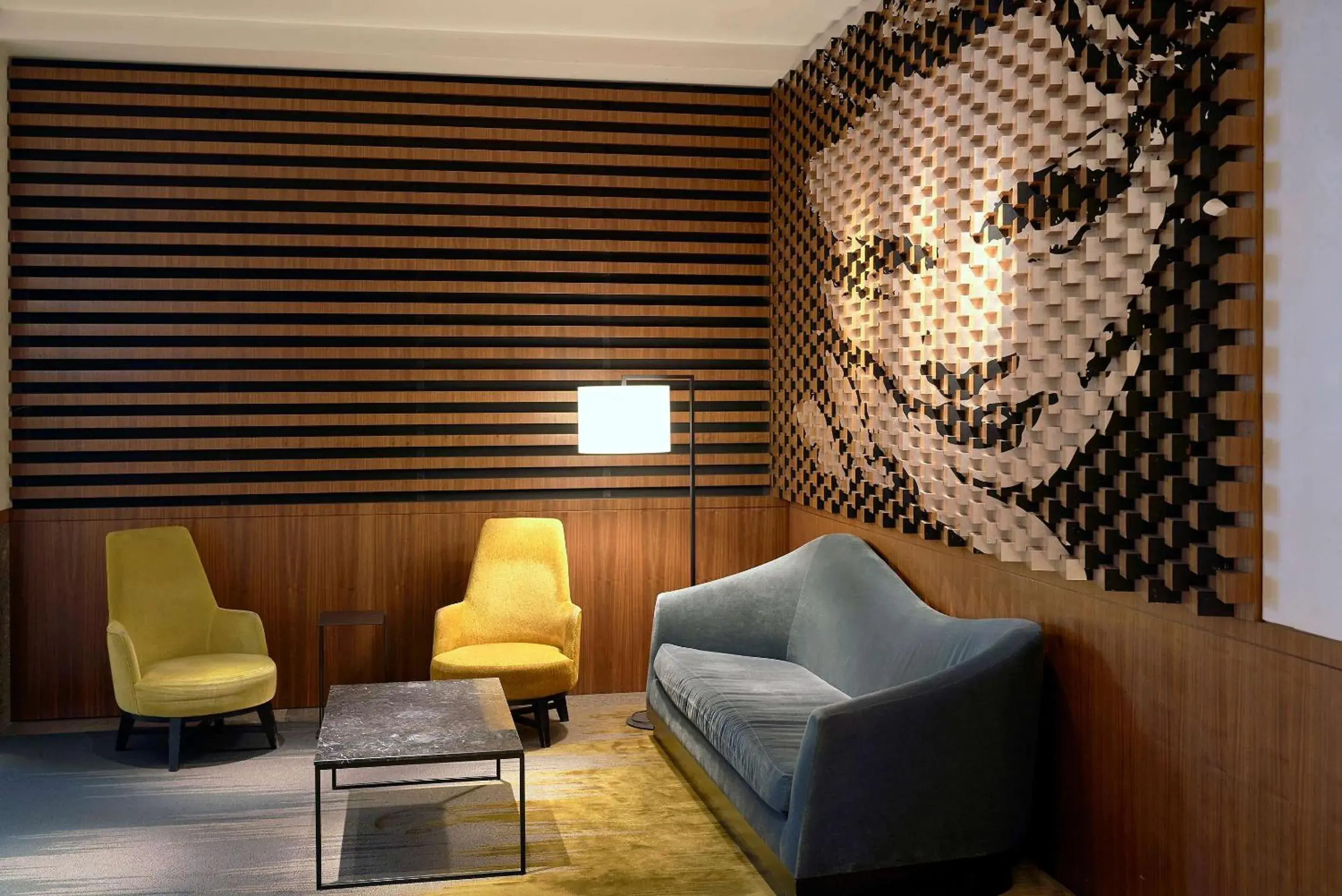 Lounge or bar in Dorint Kurfürstendamm Berlin Lounge or bar in Dorint Kurfürstendamm Berlin