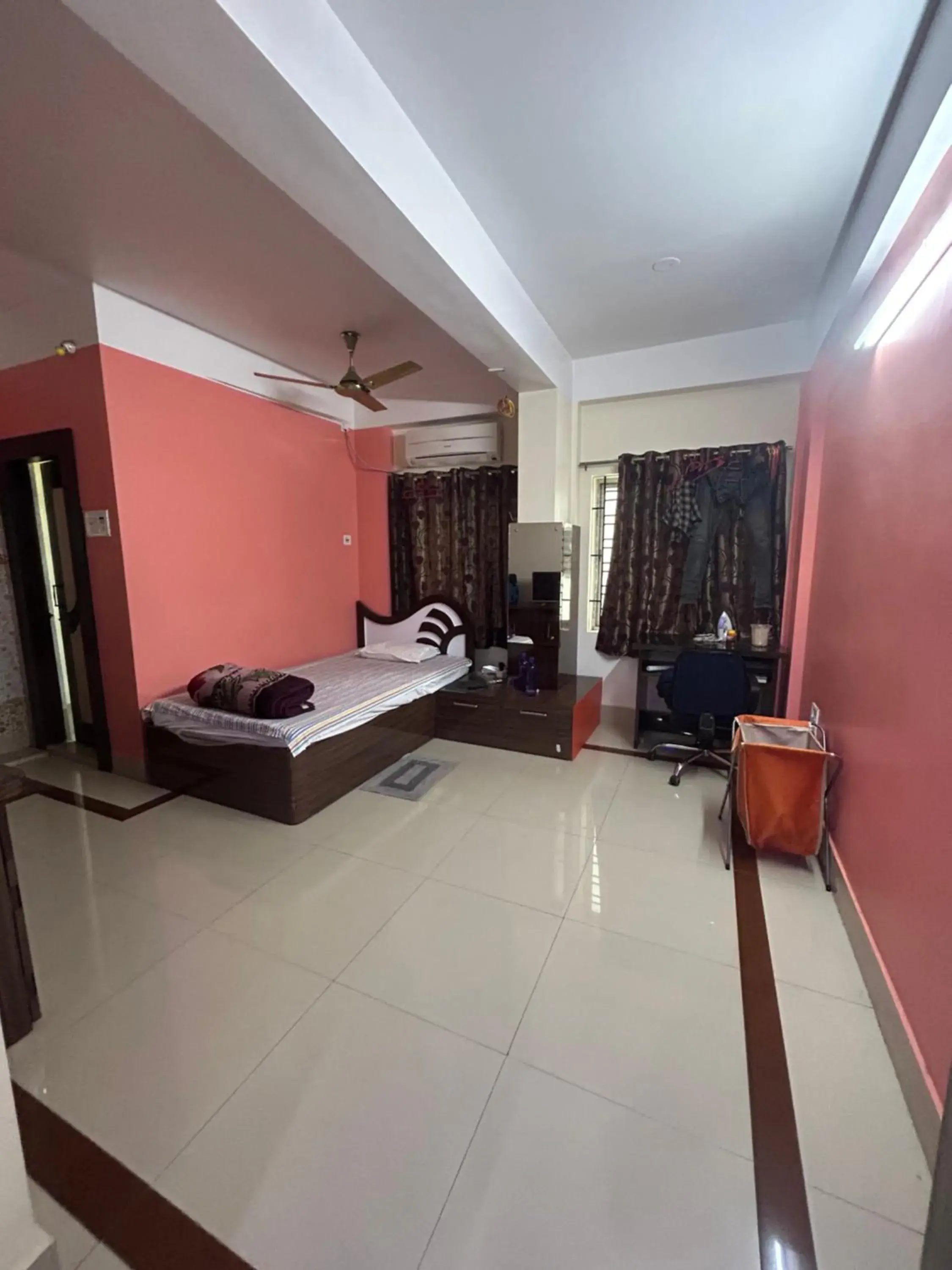 Deluxe Single Room - single occupancy in ROOP AMRIT GUEST HOUSE Deluxe Single Room - single occupancy in ROOP AMRIT GUEST HOUSE