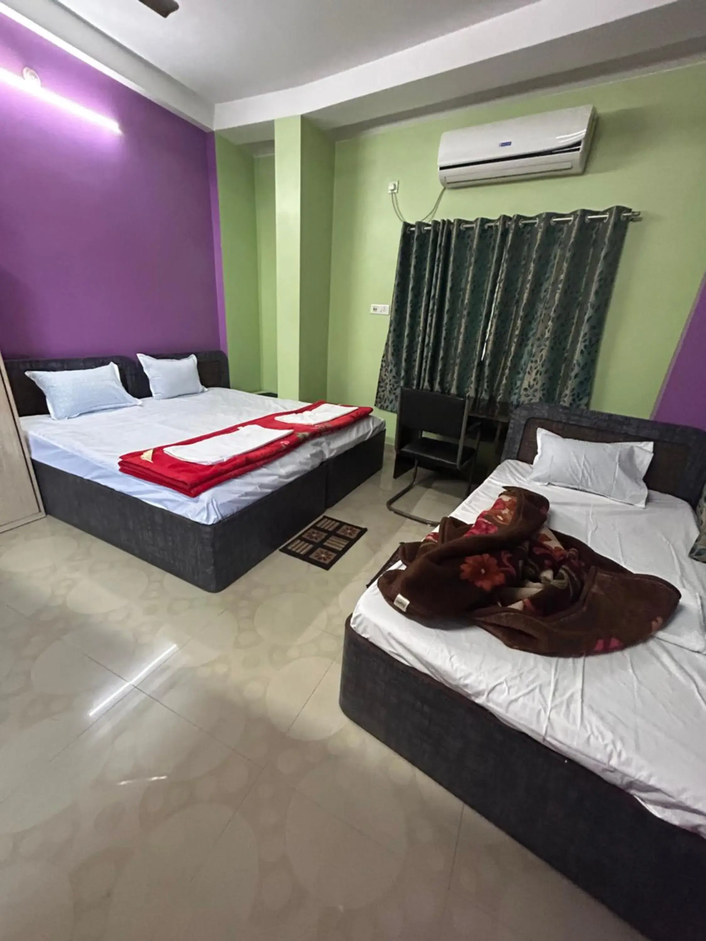 Deluxe Double or Twin Room with City View in ROOP AMRIT GUEST HOUSE Deluxe Double or Twin Room with City View in ROOP AMRIT GUEST HOUSE