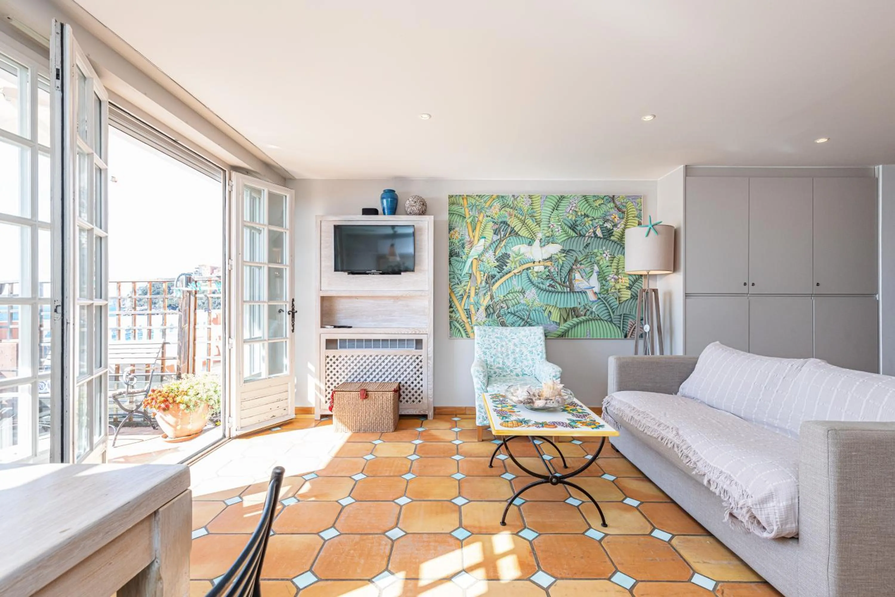 Living room, Bed in GOLFE BLEU - Havre de paix en bord de plage