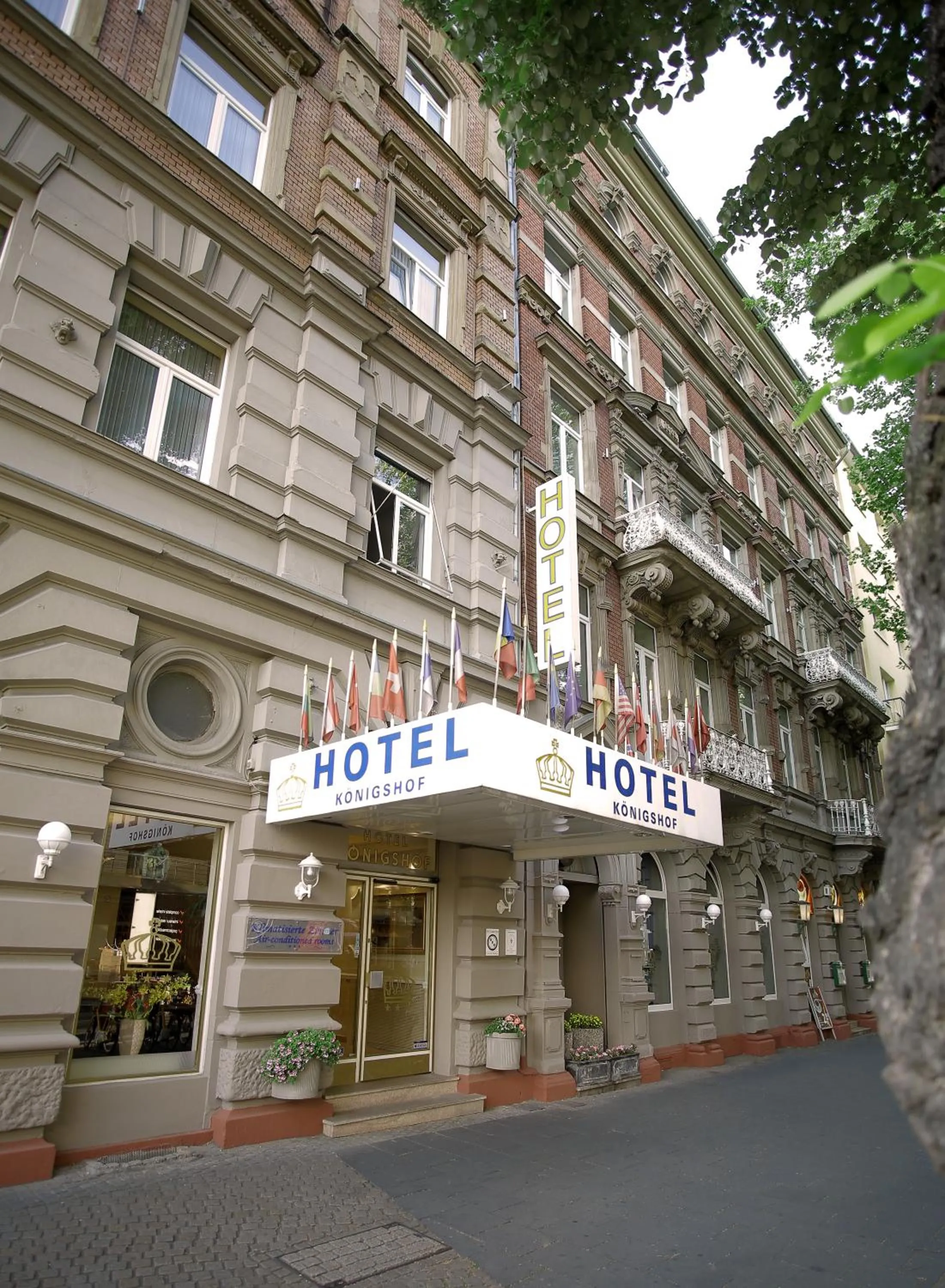 Facade/entrance in Hotel Königshof