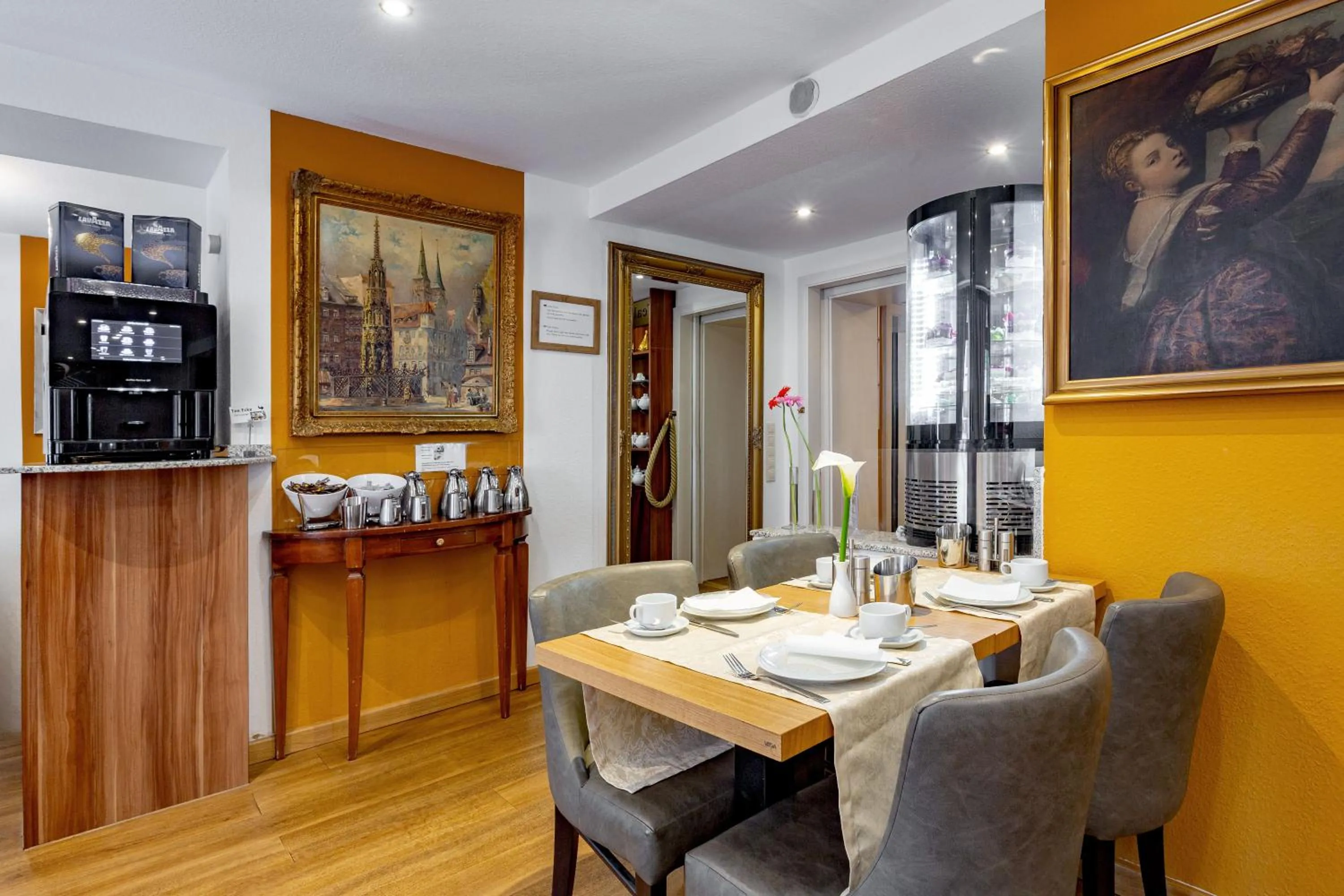 Buffet breakfast in TIPTOP Hotel Burgschmiet Garni