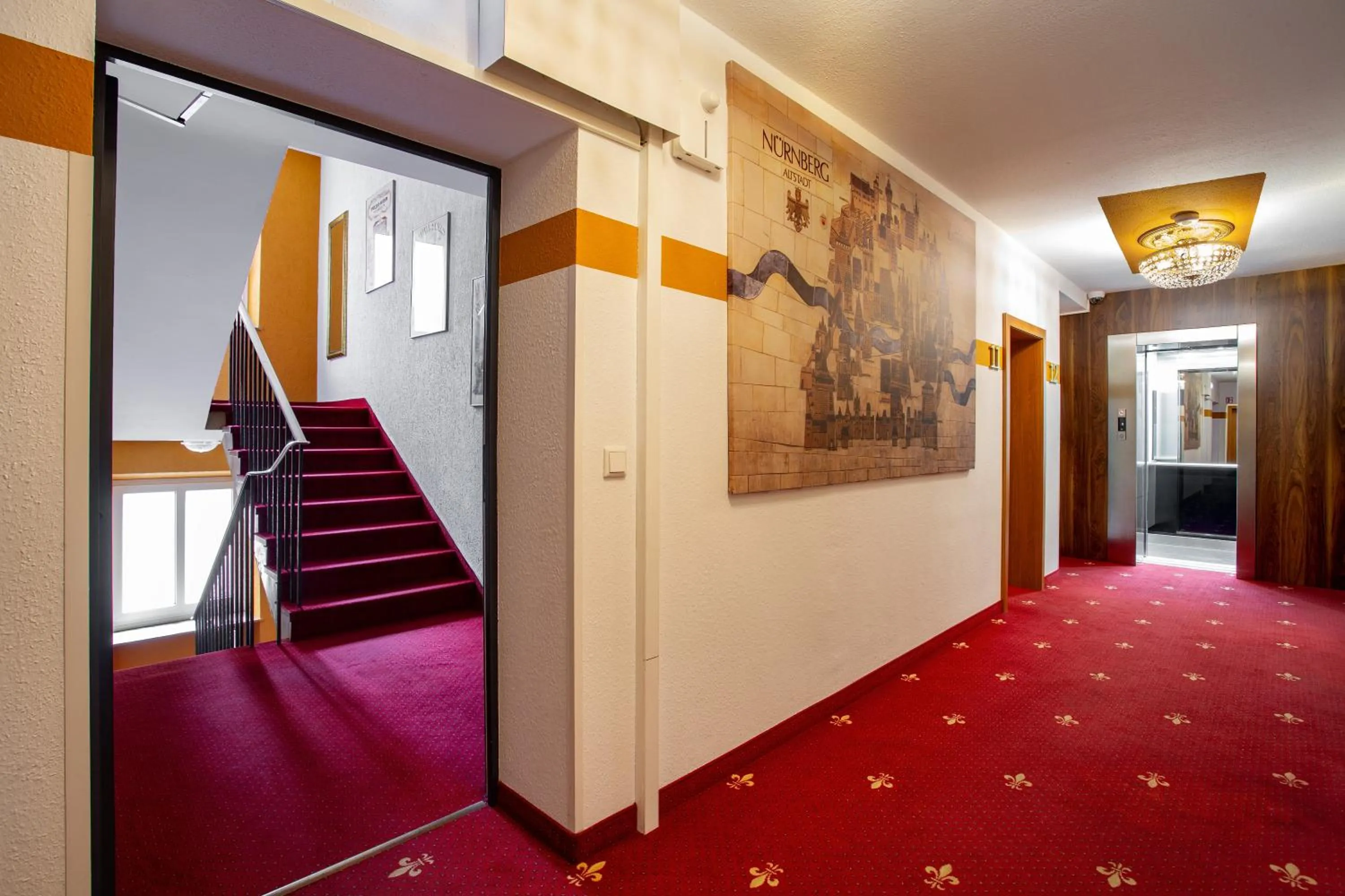 elevator in TIPTOP Hotel Burgschmiet Garni