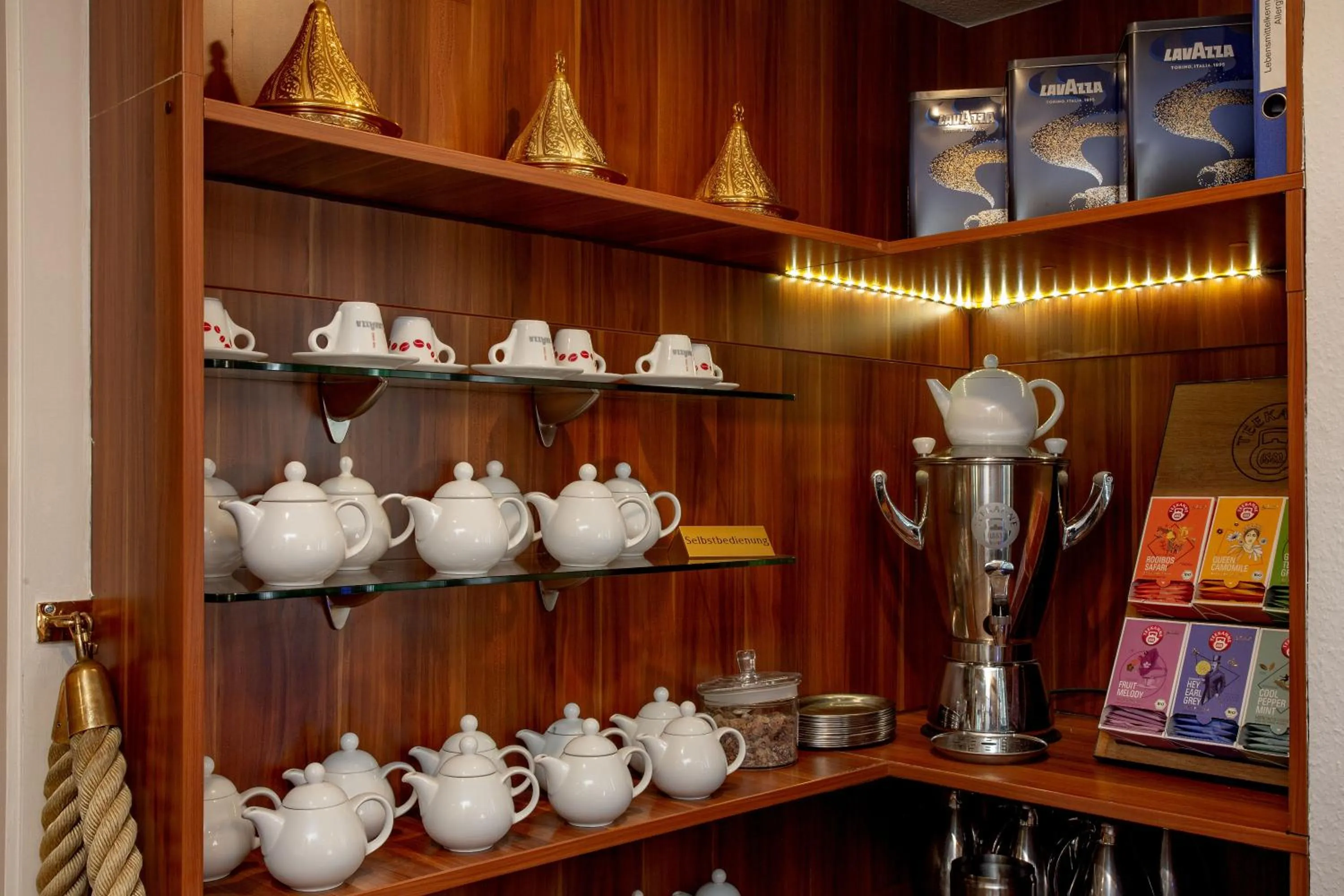 Buffet breakfast in TIPTOP Hotel Burgschmiet Garni