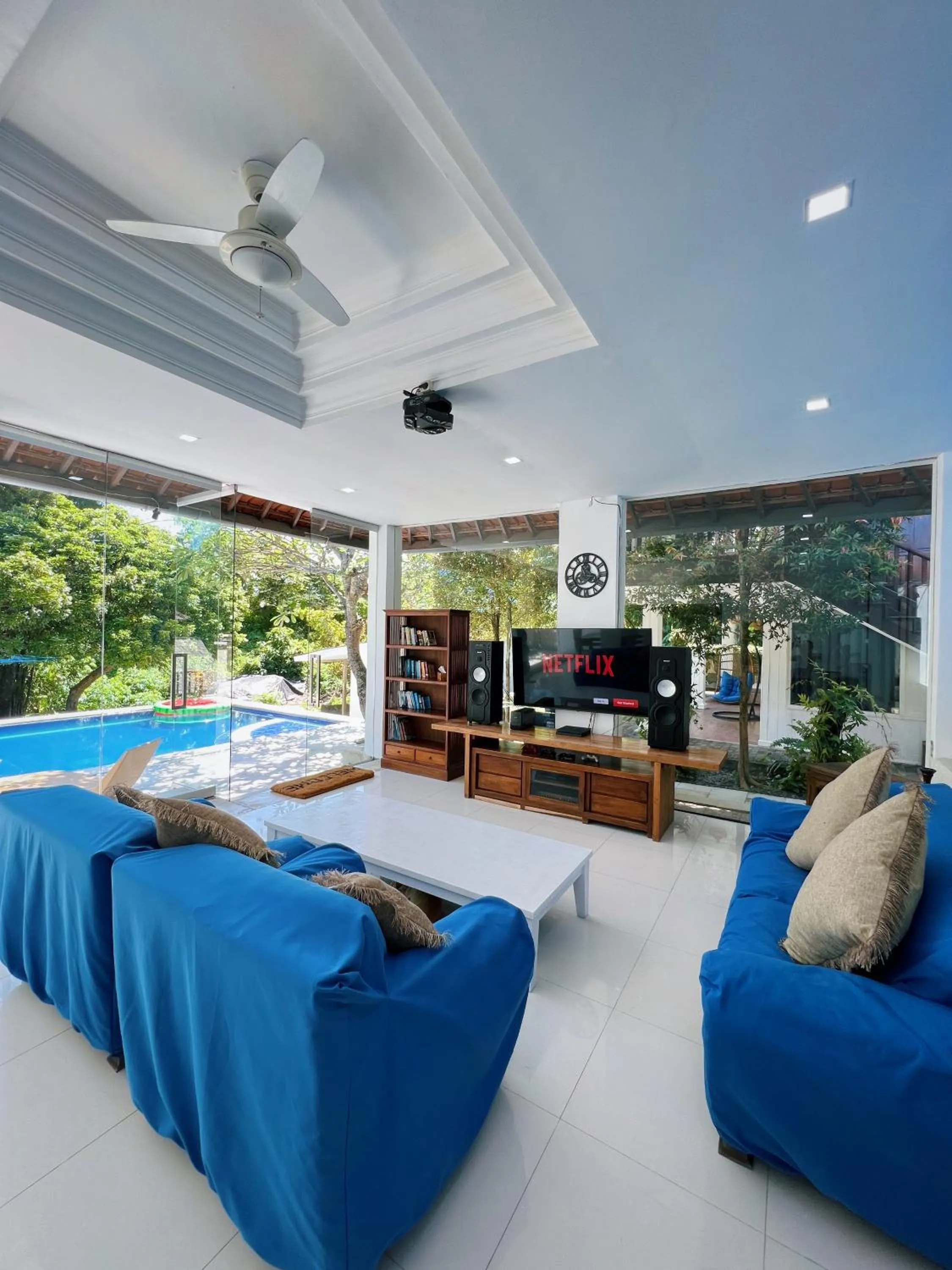 Kitchen or kitchenette in Villa Neshama