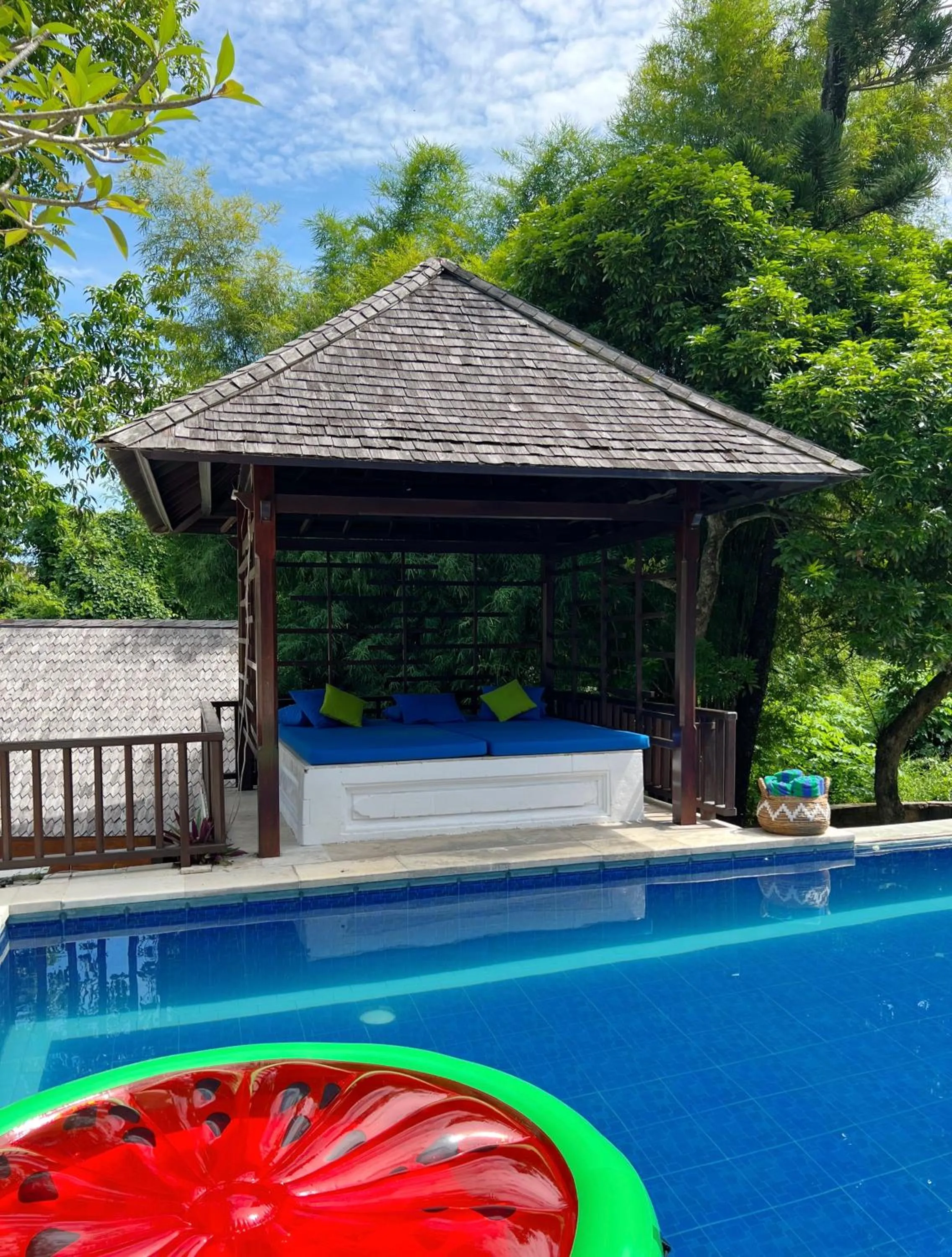 Day in Villa Neshama