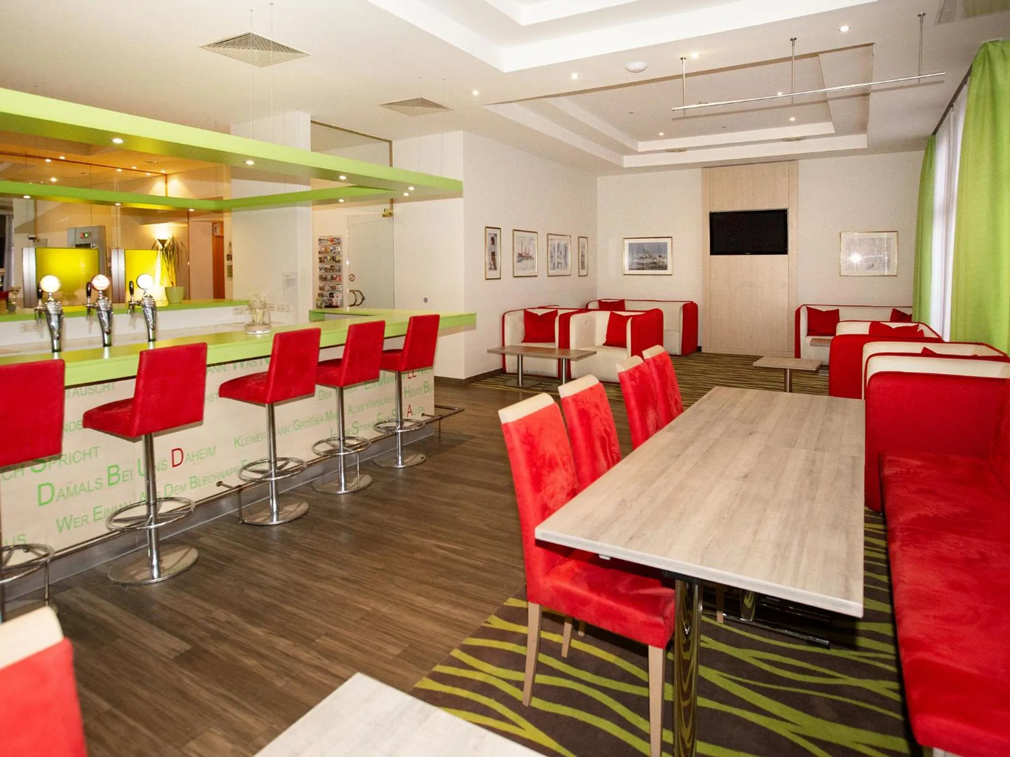 Lounge or bar in DORMERO Hotel Greifswald