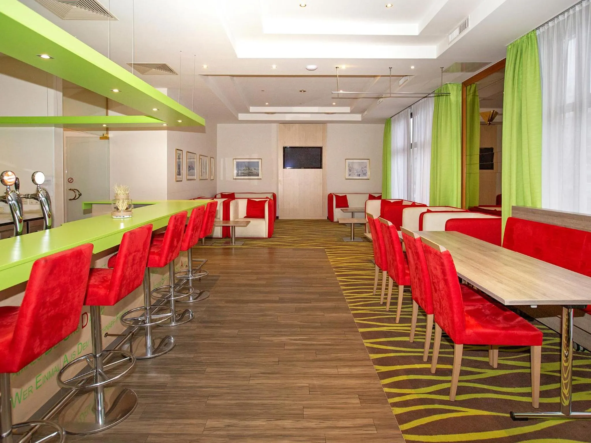 Lounge or bar in DORMERO Hotel Greifswald