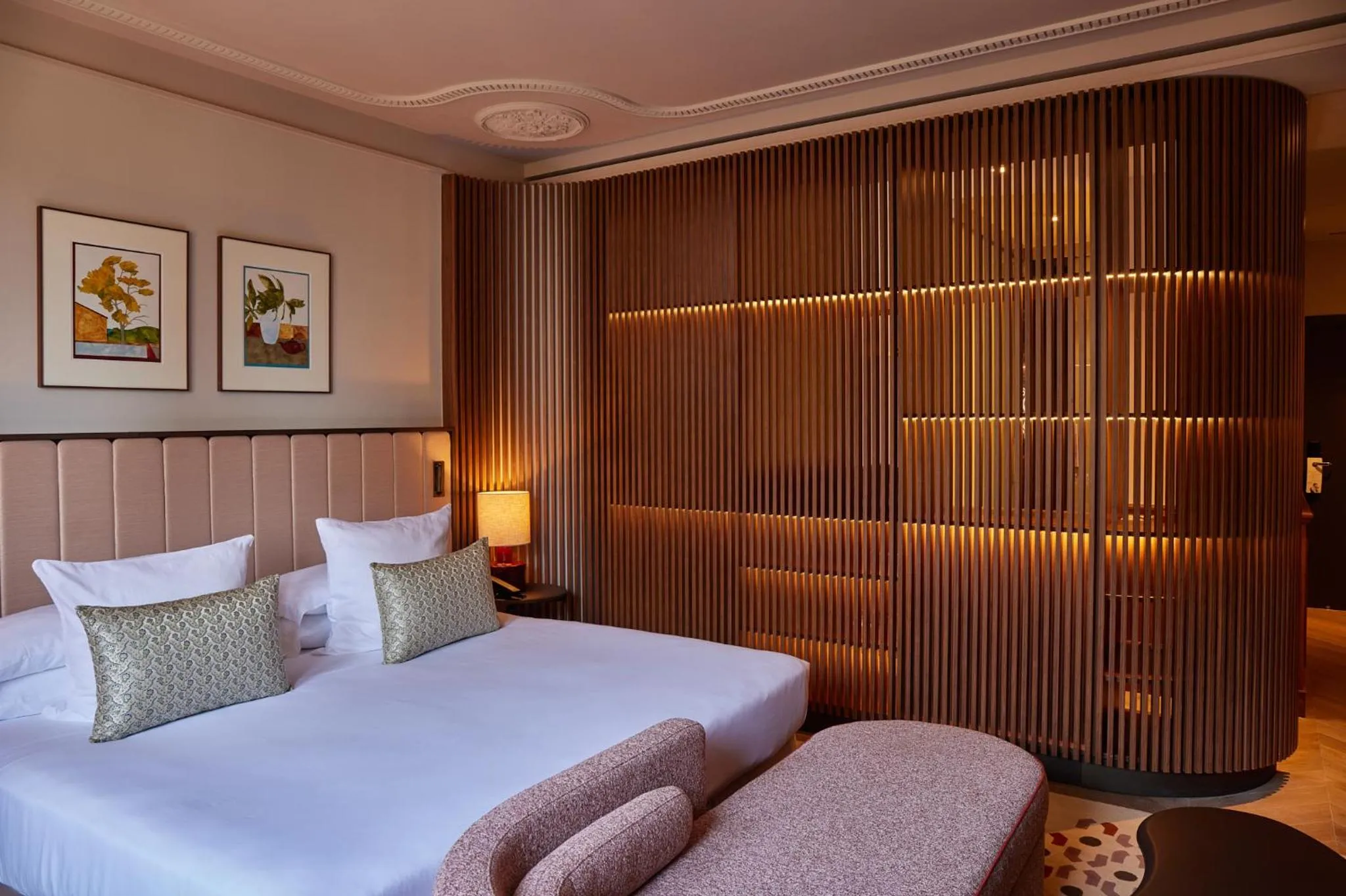 Bed in Grand Hotel Central, Small Luxury Hotels