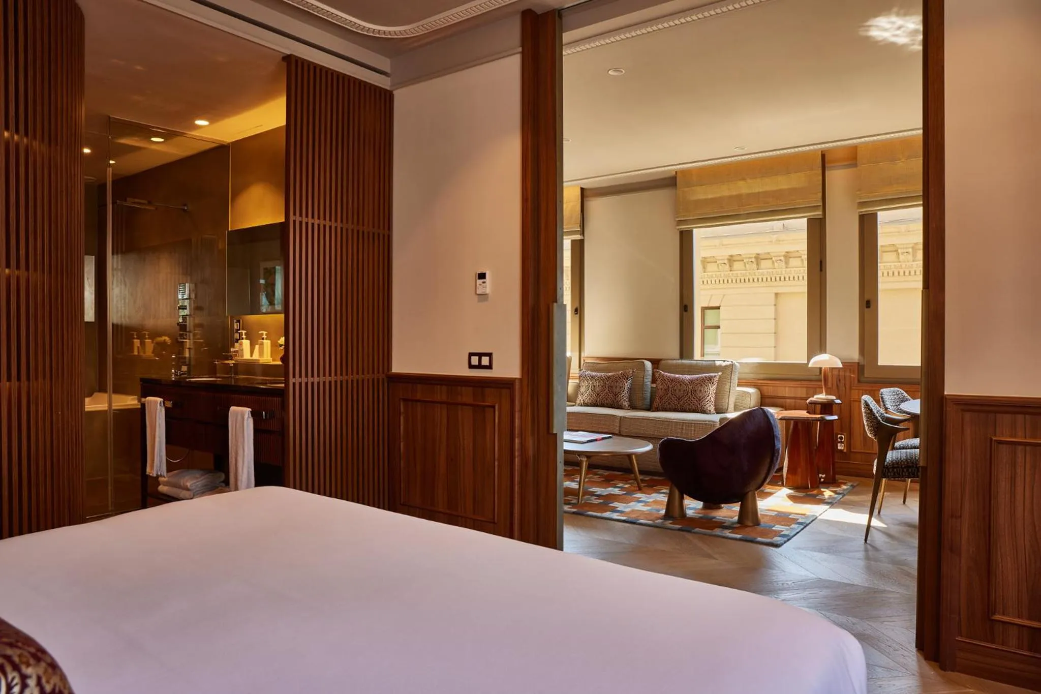 Photo of the whole room, Bed in Grand Hotel Central, Small Luxury Hotels