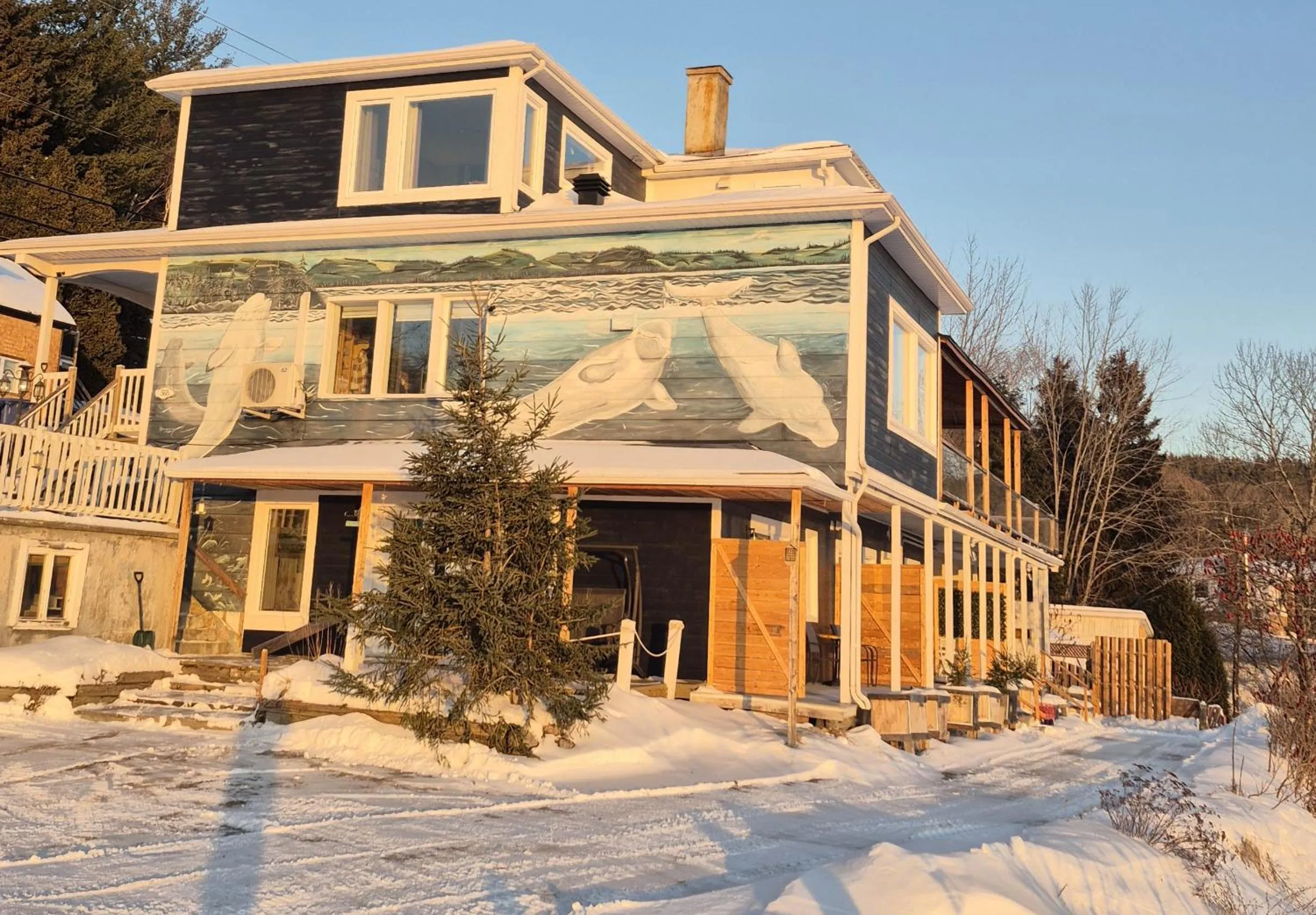 Patio in Suite 2 Flèche du fjord vue Saguenay Mont Valin