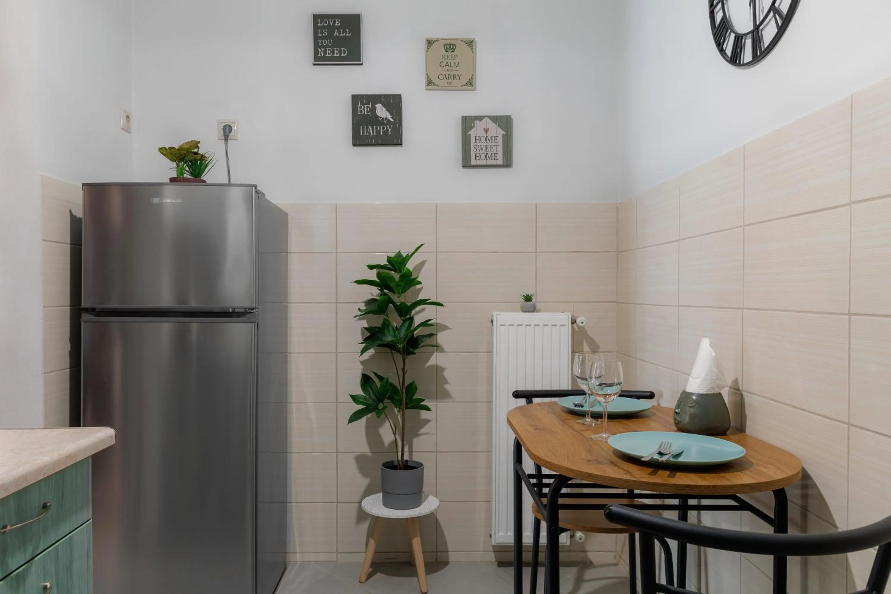 Kitchen or kitchenette in Sunny & Modern apt for 3 persons