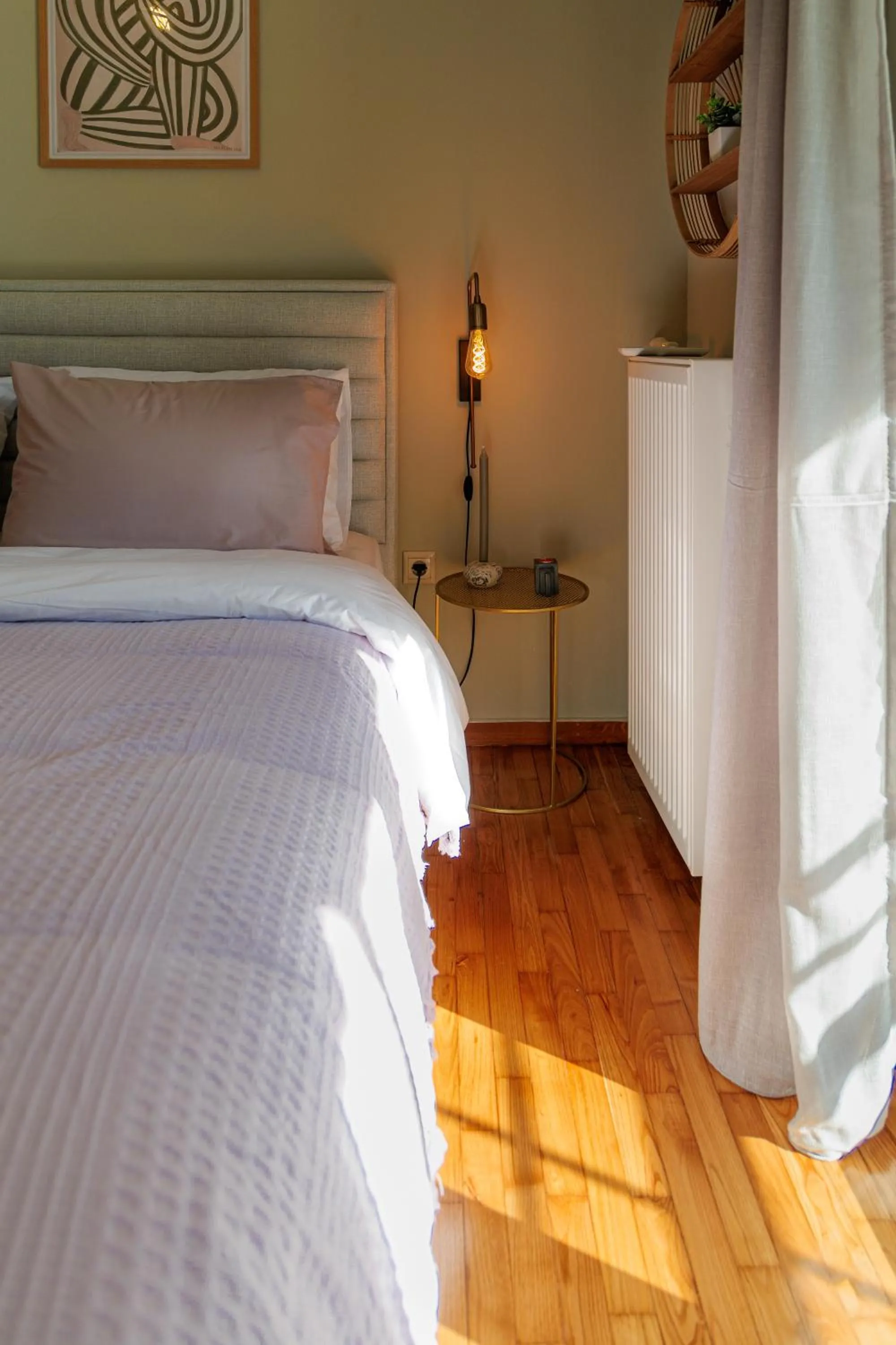 Bed in Sunny & Modern apt for 3 persons
