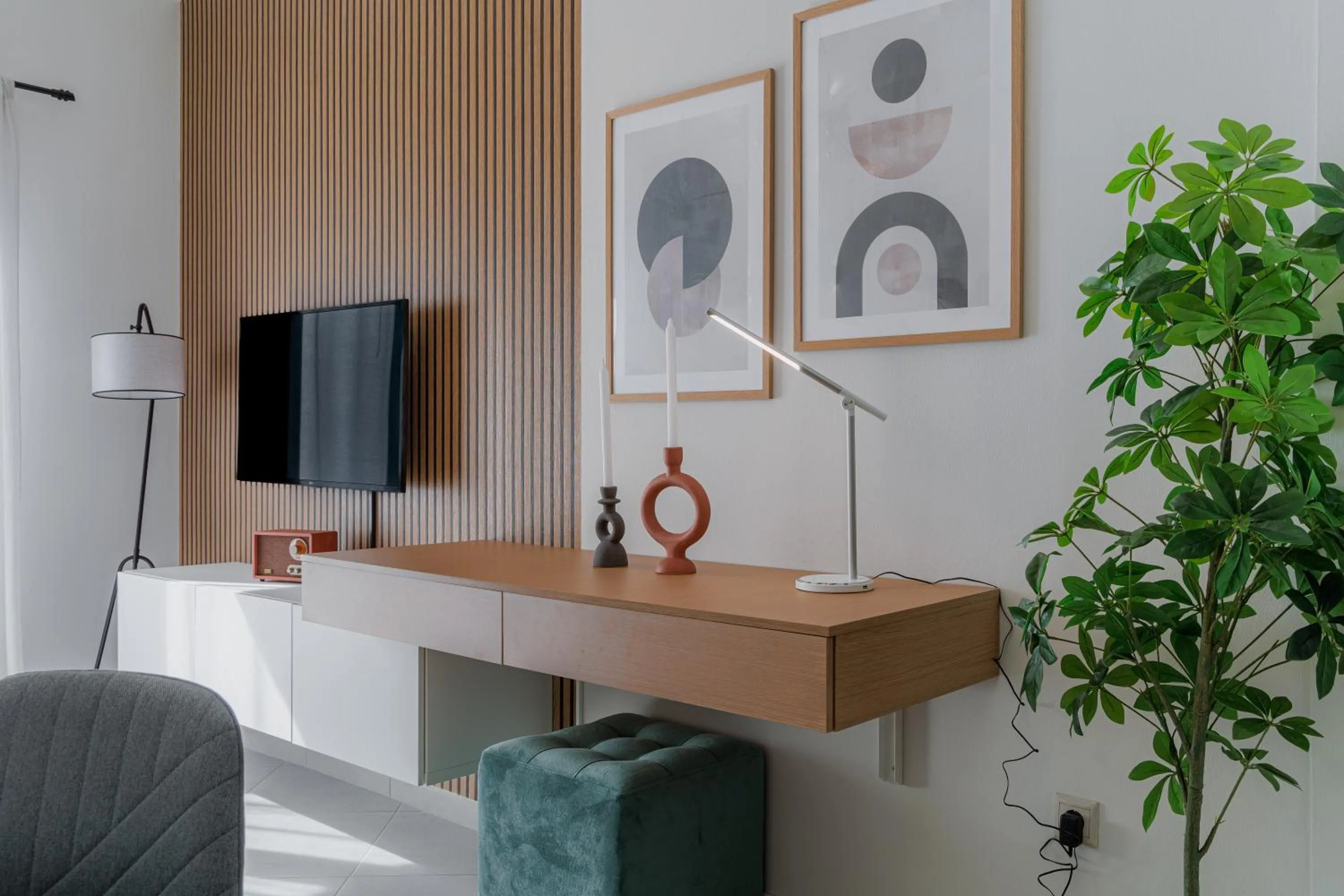 Communal lounge/ TV room in Sunny & Modern apt for 3 persons
