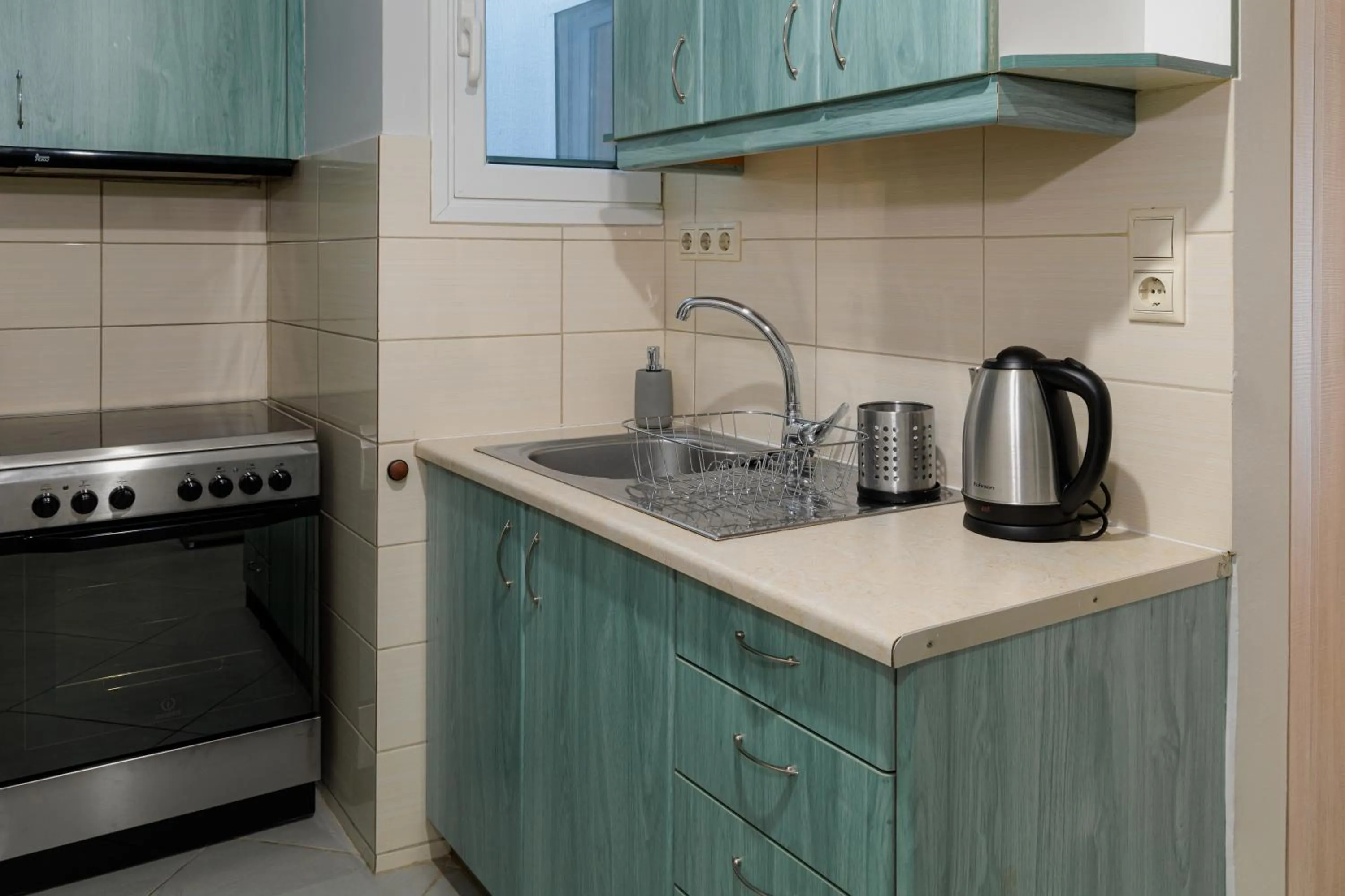 Coffee/tea facilities in Sunny & Modern apt for 3 persons