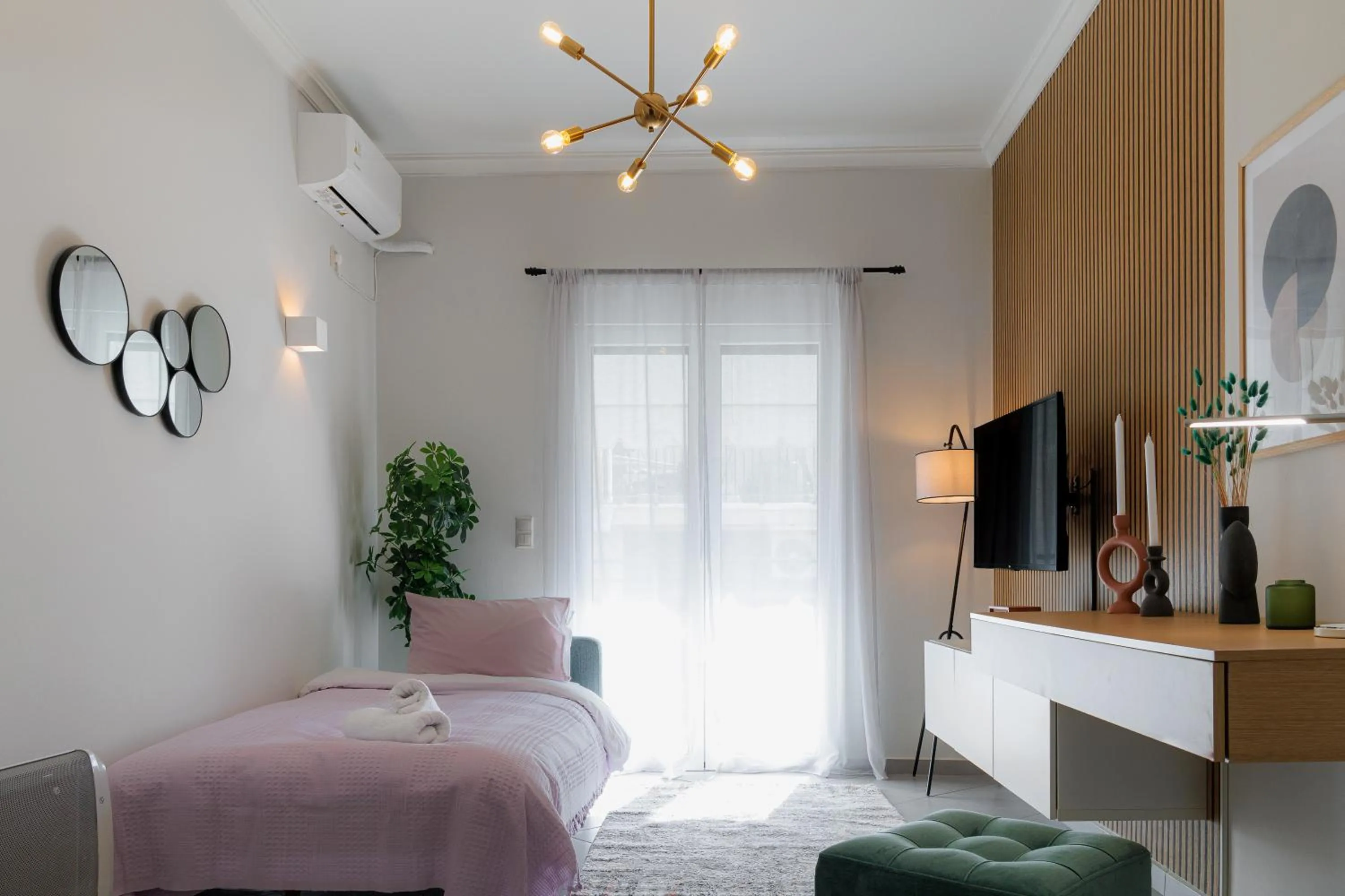Bed in Sunny & Modern apt for 3 persons