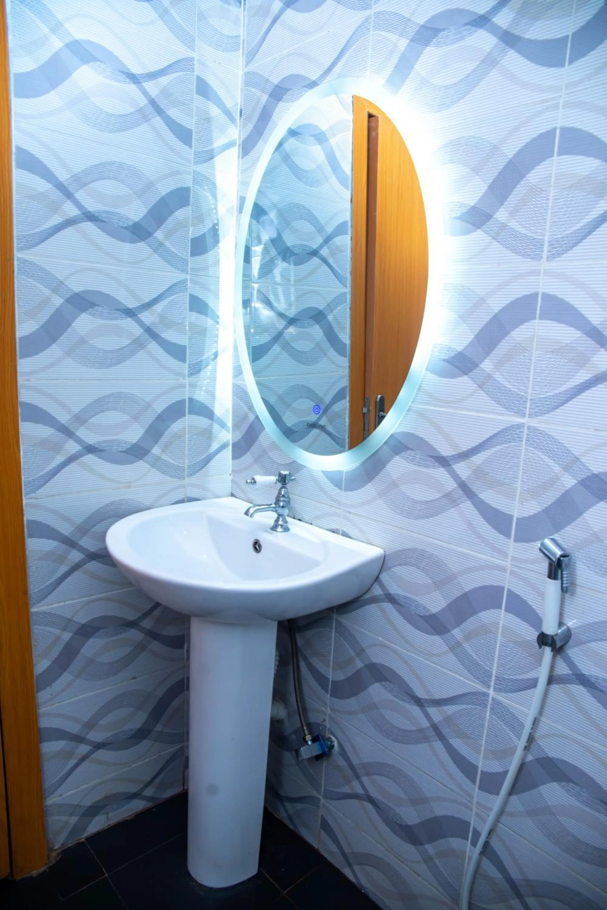 Buddiez Hotel & Resort