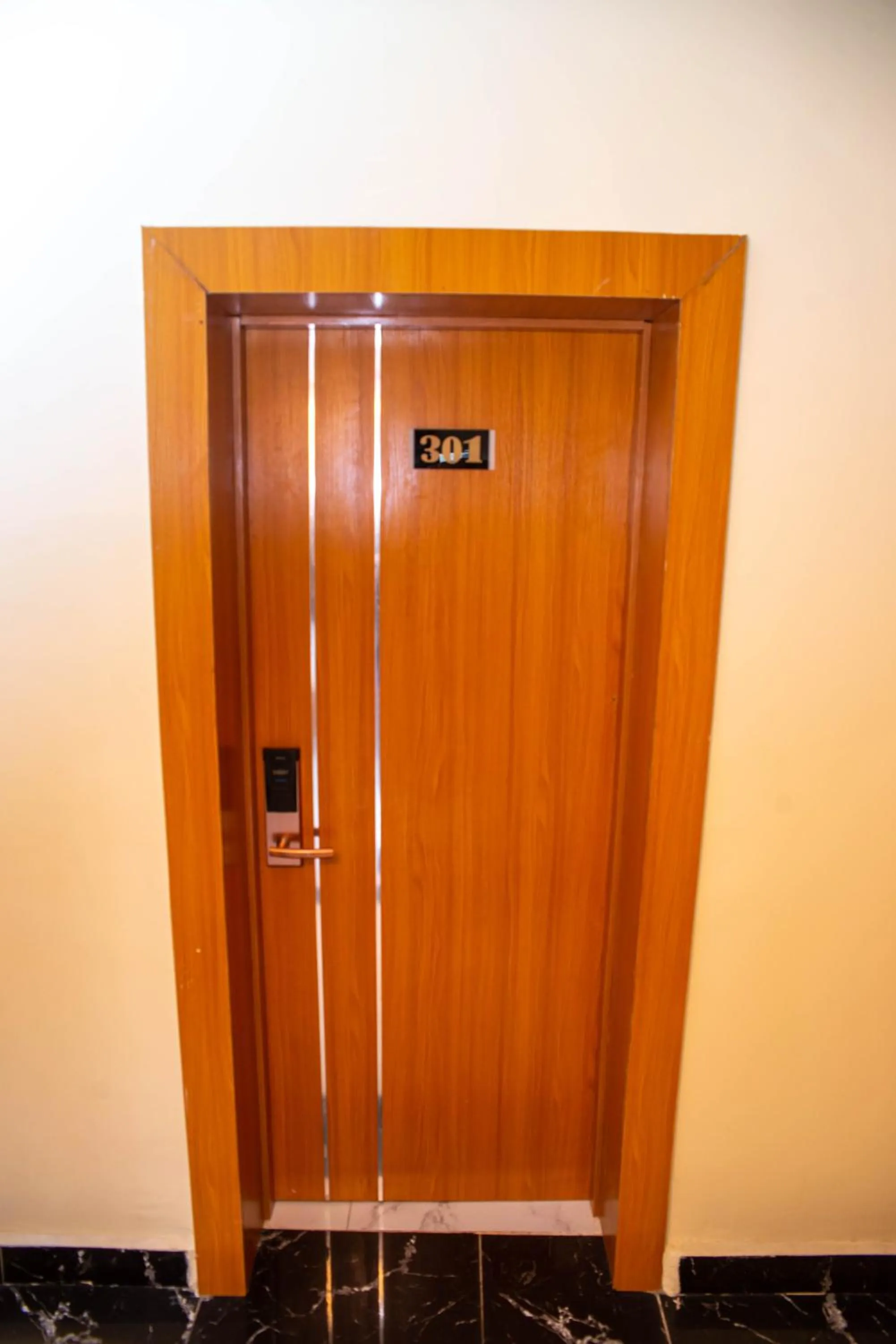 Buddiez Hotel & Resort